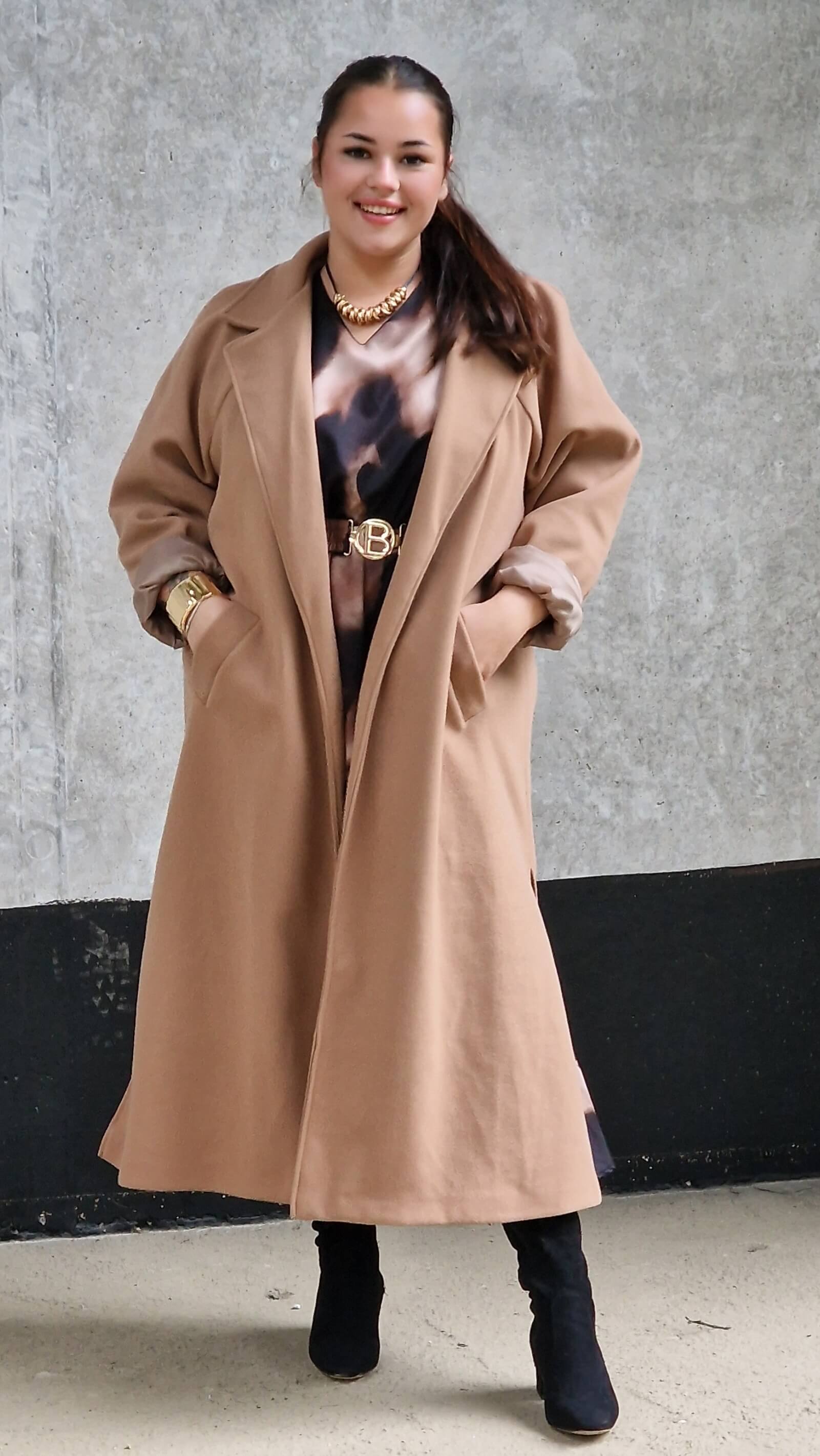 Klasyczny płaszcz z paskiem Stylowa XL