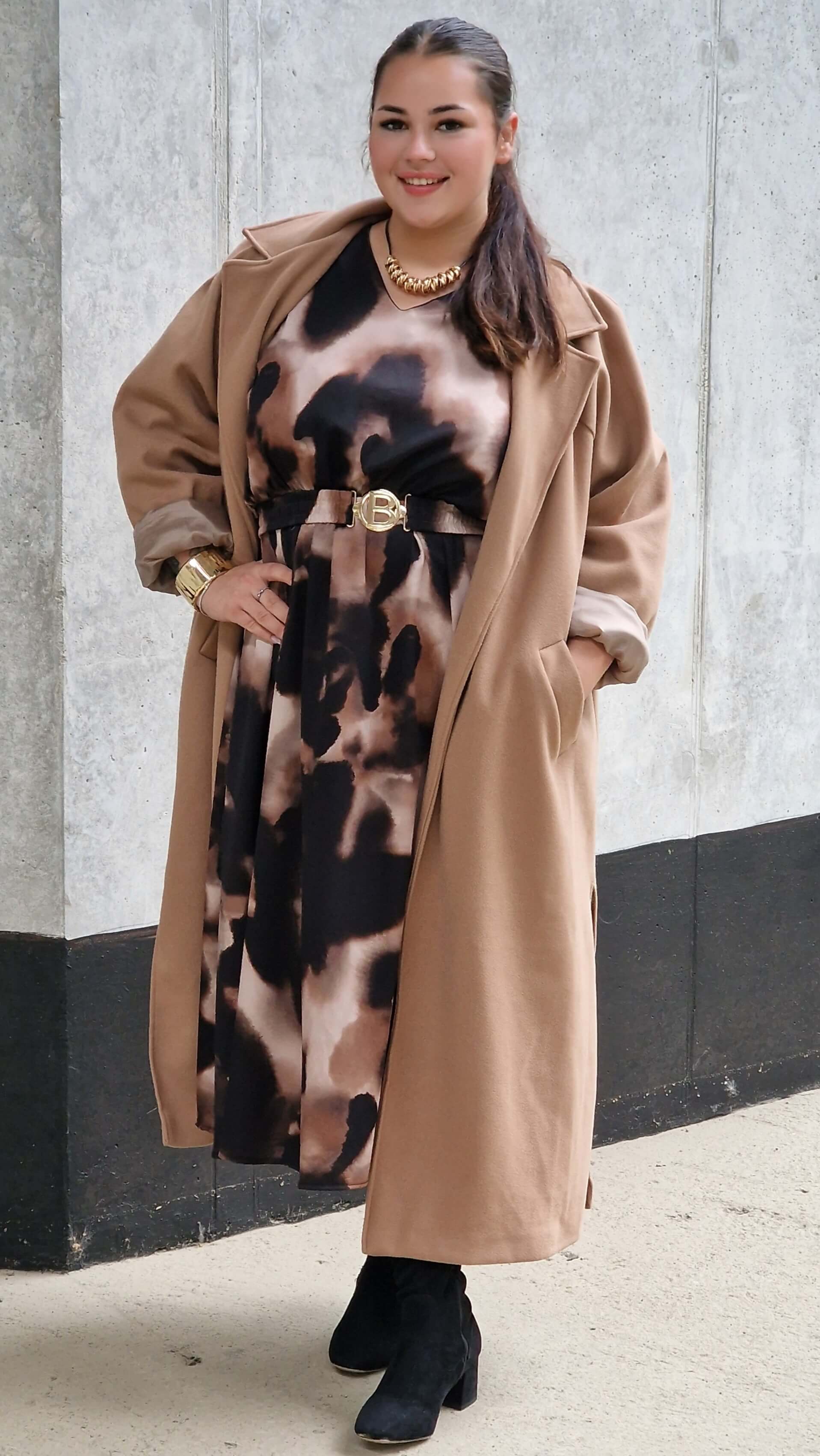 Klasyczny płaszcz z paskiem Stylowa XL