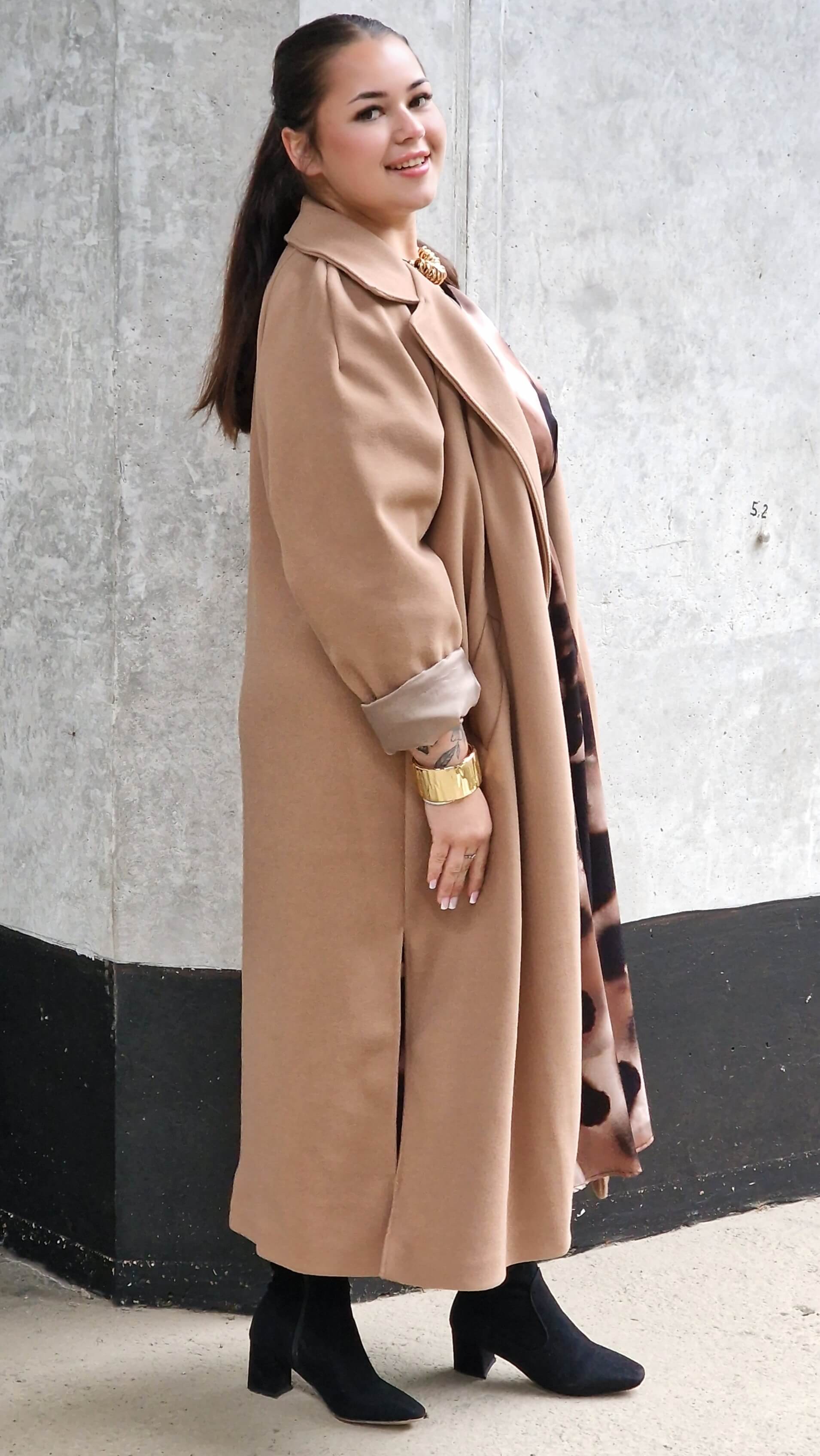 Klasyczny płaszcz z paskiem Stylowa XL