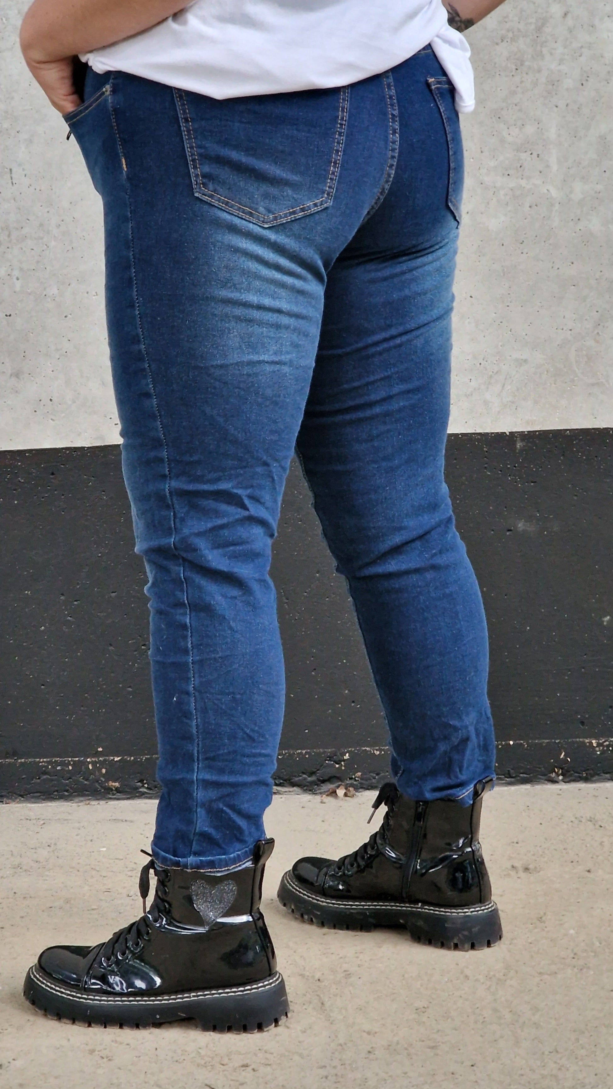 Jeansy slim fit w klasycznym odcieniu denimu Stylowa XL