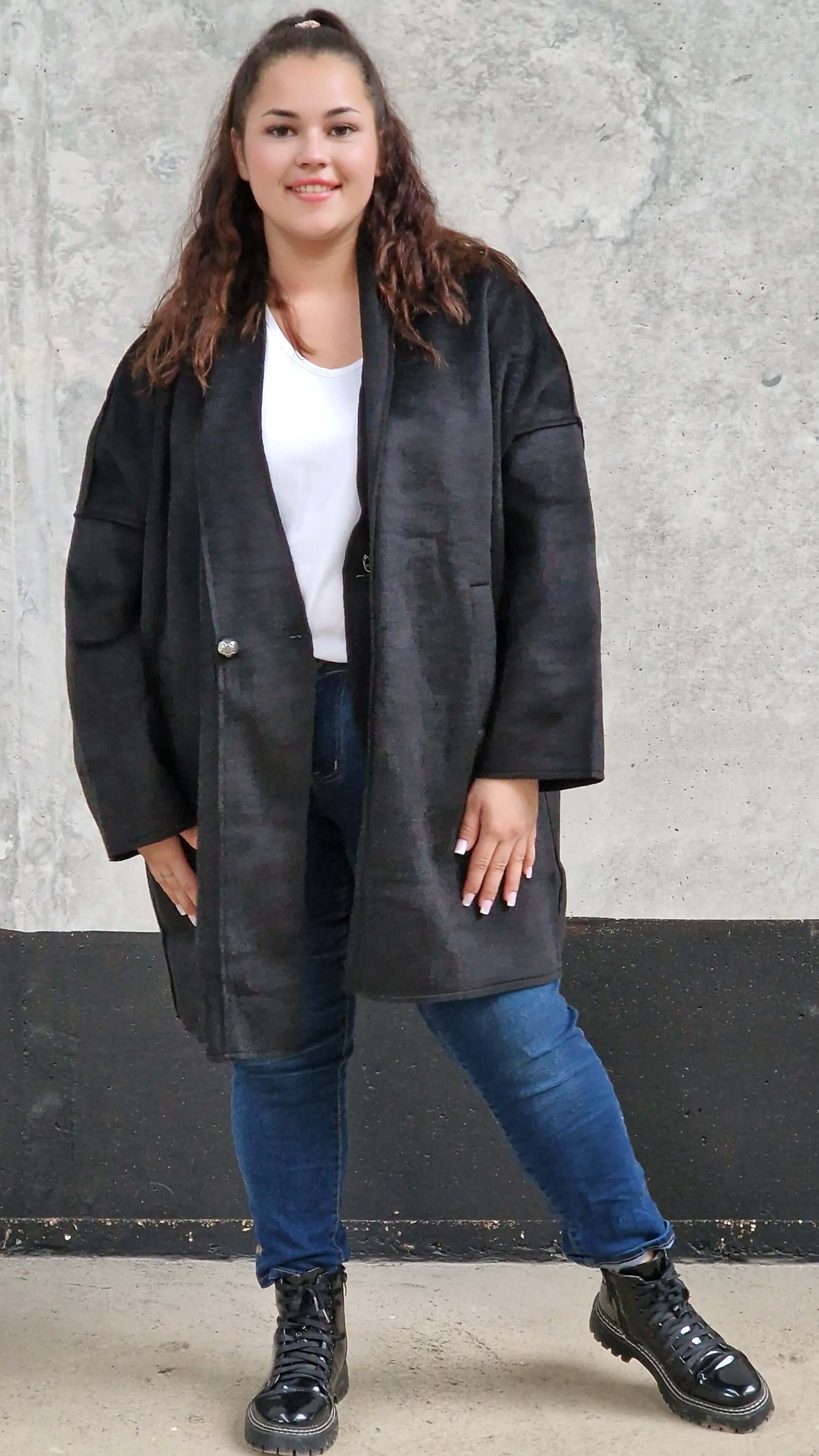 Płaszcz oversize z kieszeniami – klasyka w nowoczesnym wydaniu Stylowa XL