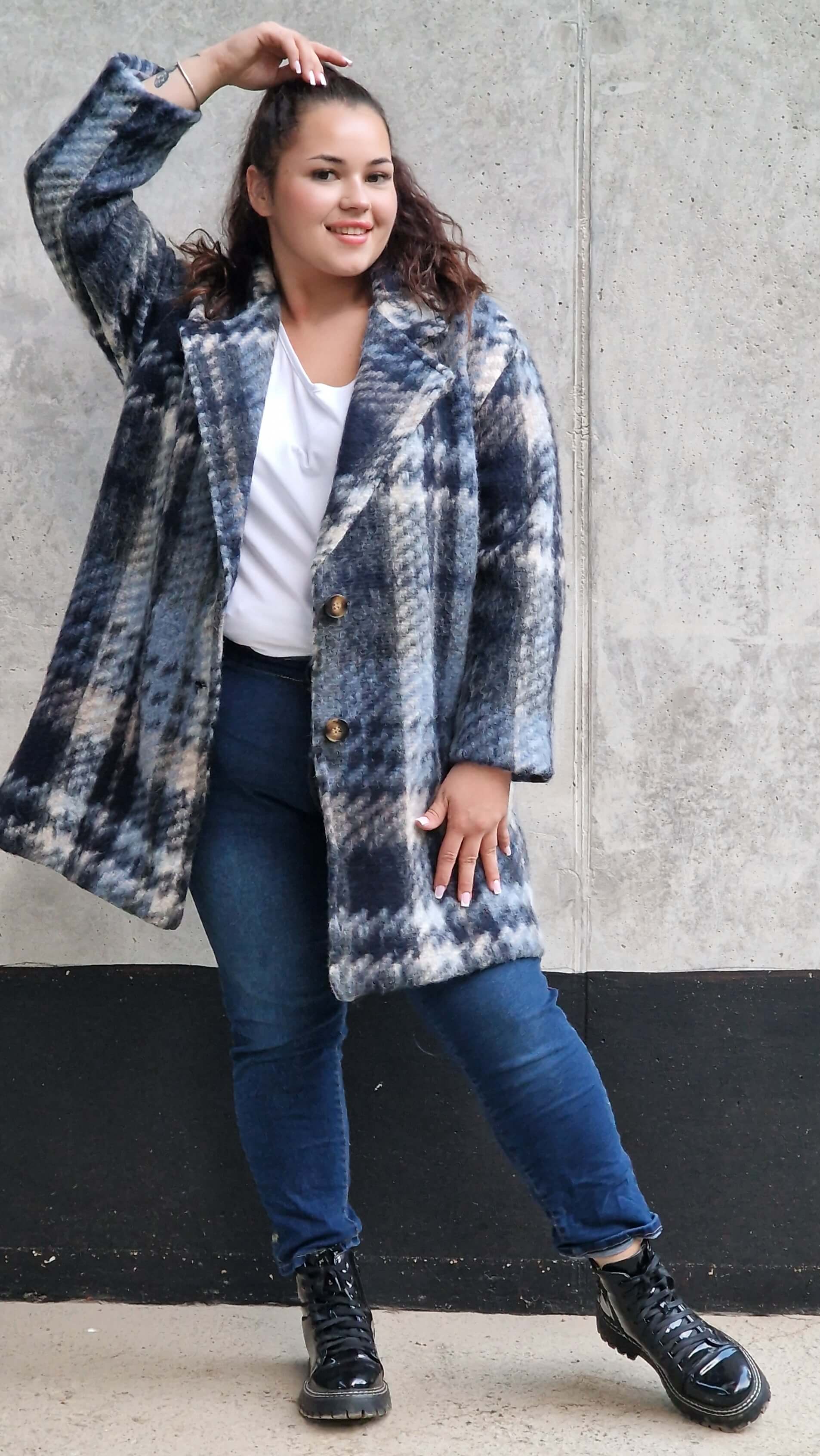 Płaszcz w kratę Stylowa XL