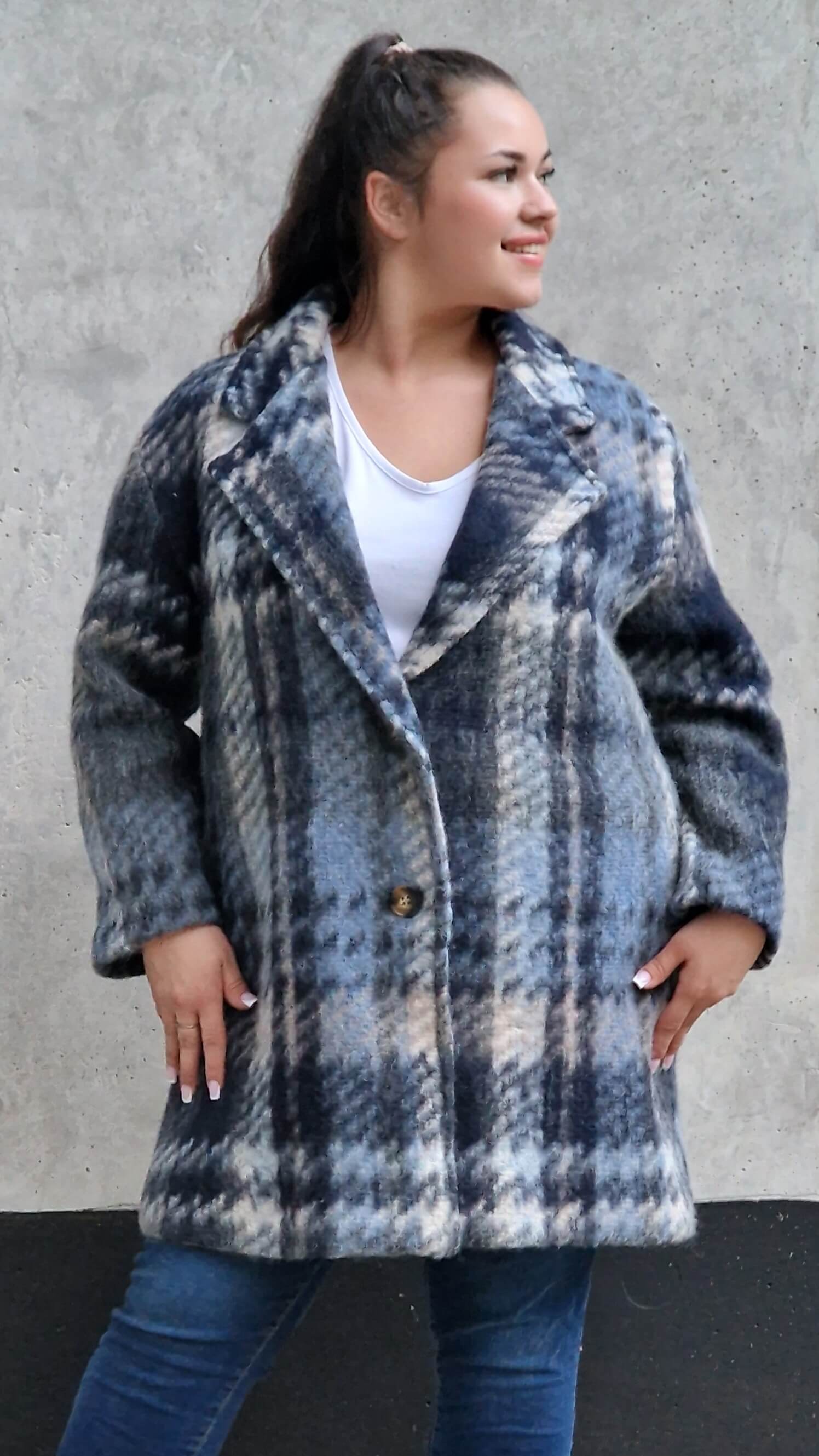 Płaszcz w kratę Stylowa XL