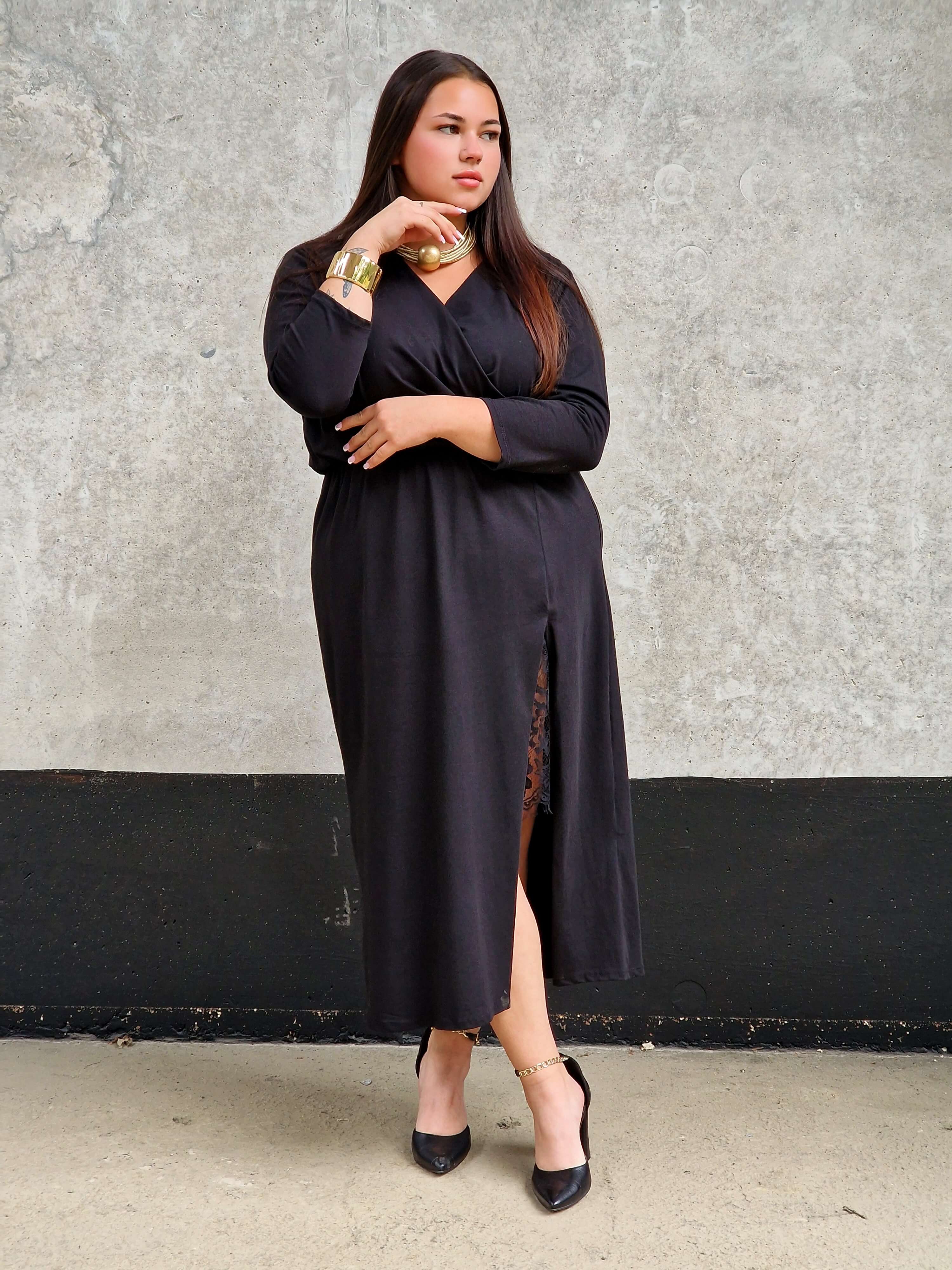 Sukienka kopertowa maxi z koronkową wstawką Stylowa XL