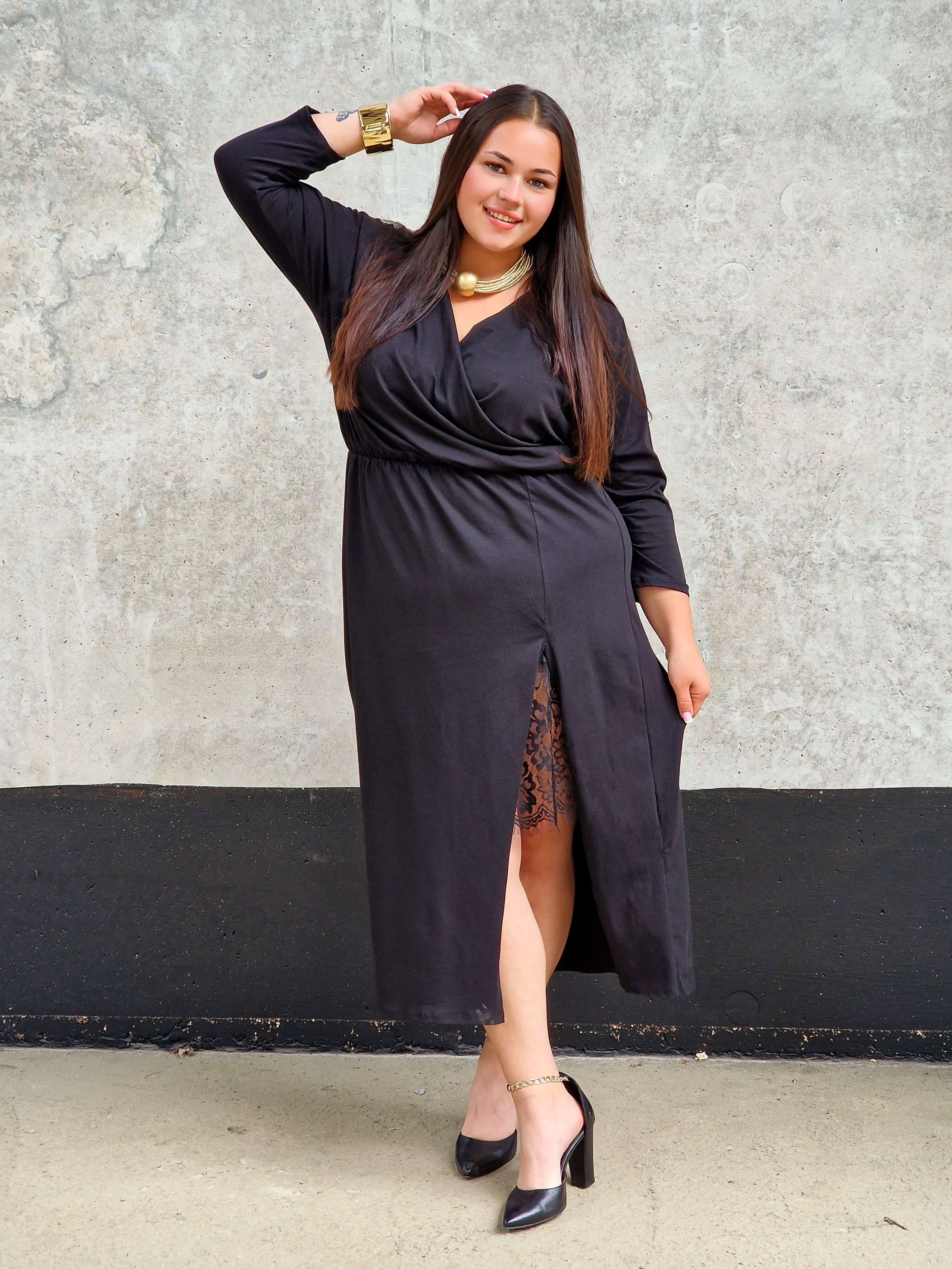 Sukienka kopertowa maxi z koronkową wstawką Stylowa XL