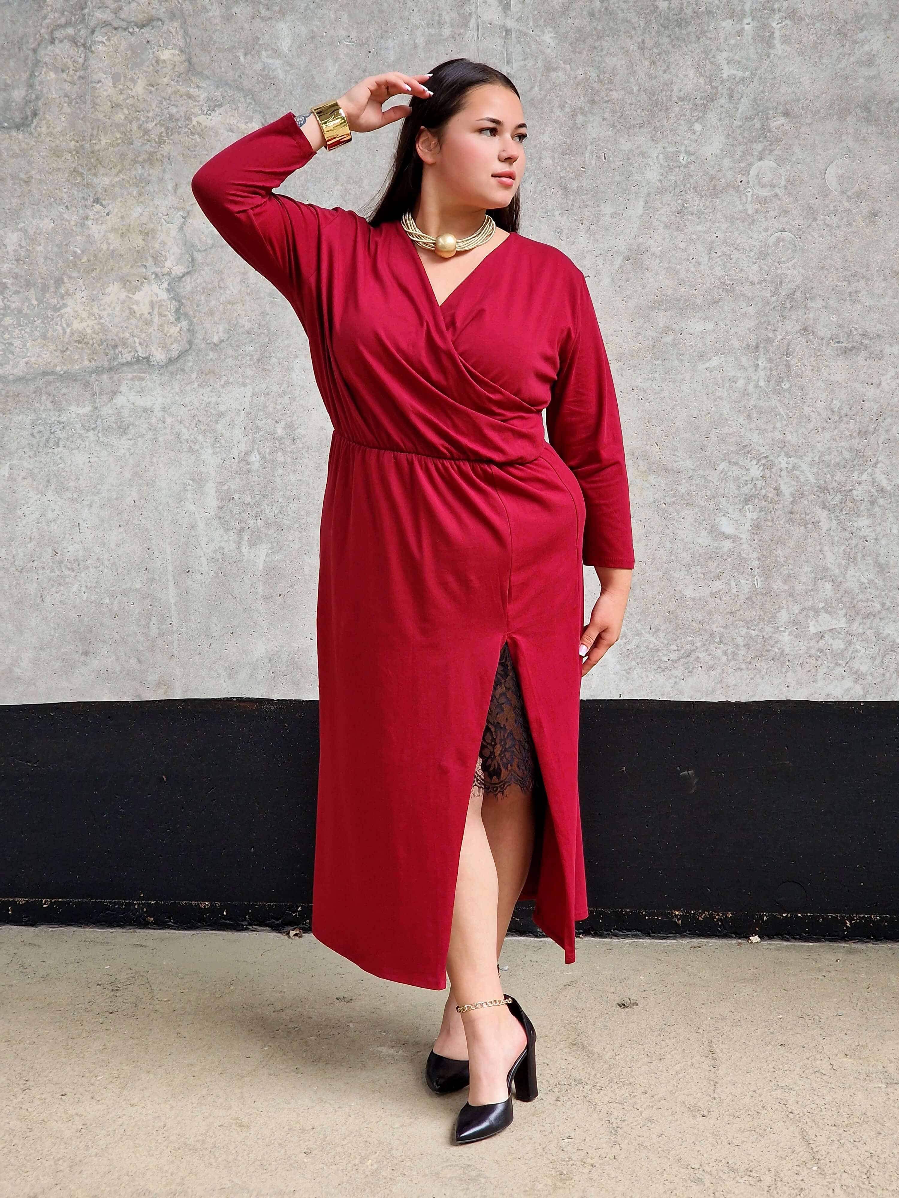 Sukienka kopertowa maxi z koronkową wstawką Stylowa XL