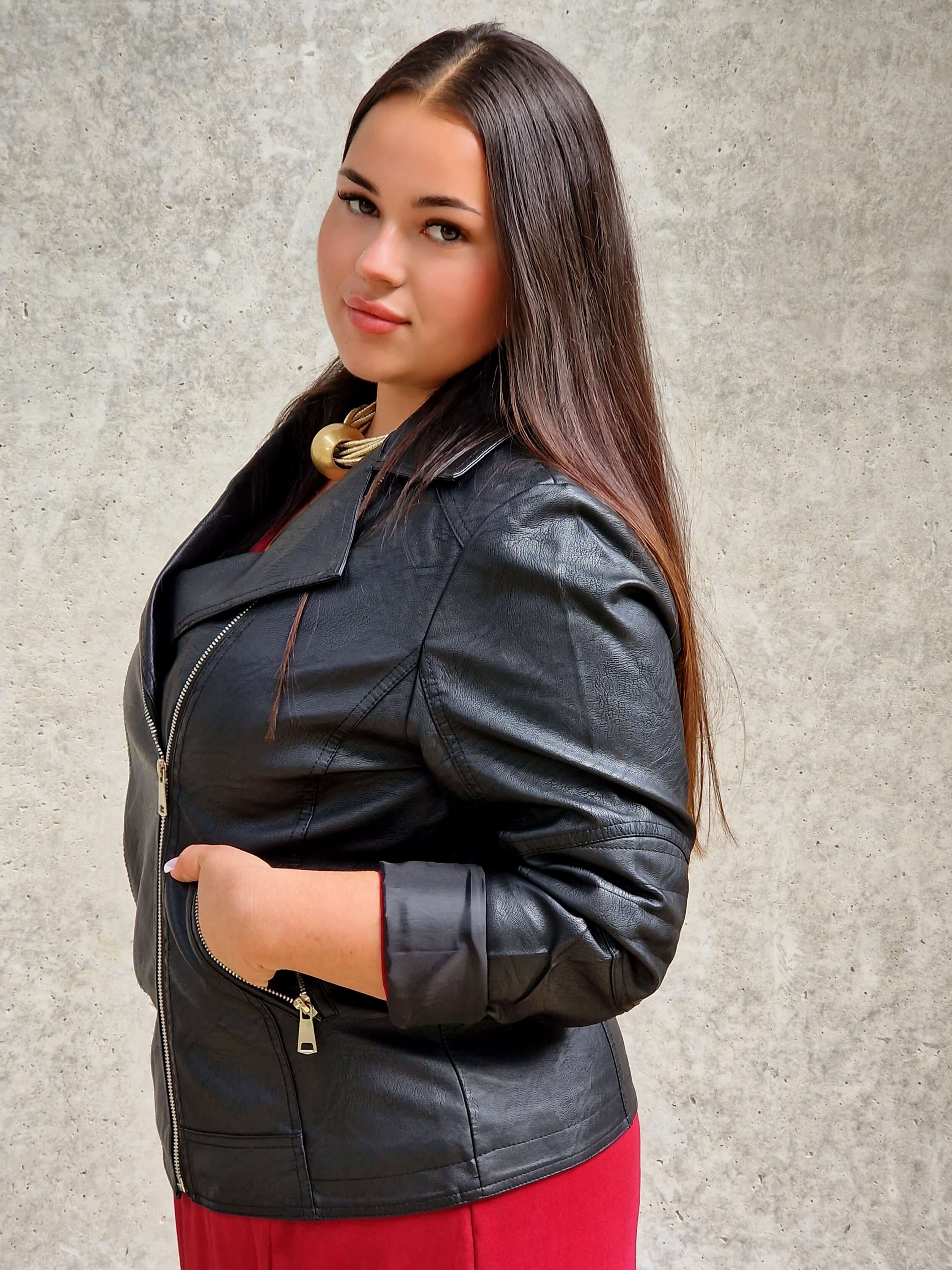 Czarna ramoneska damska z ekoskóry – stylowa kurtka dla kobiet plus size Stylowa XL