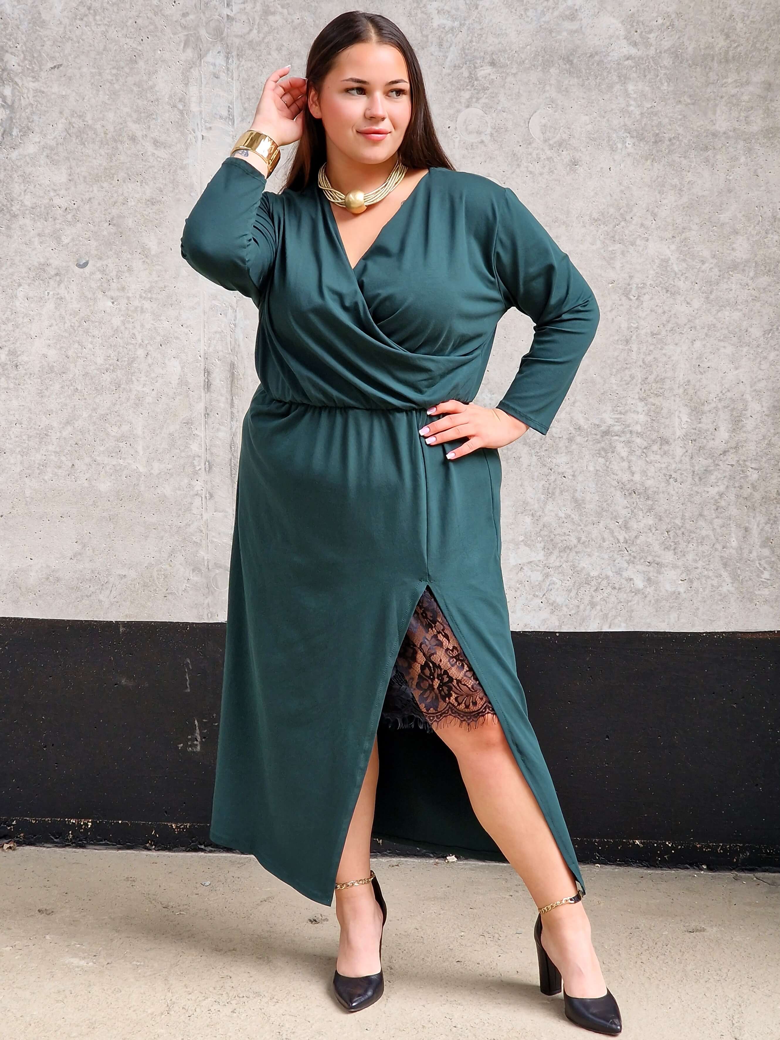 Sukienka kopertowa maxi z koronkową wstawką Stylowa XL