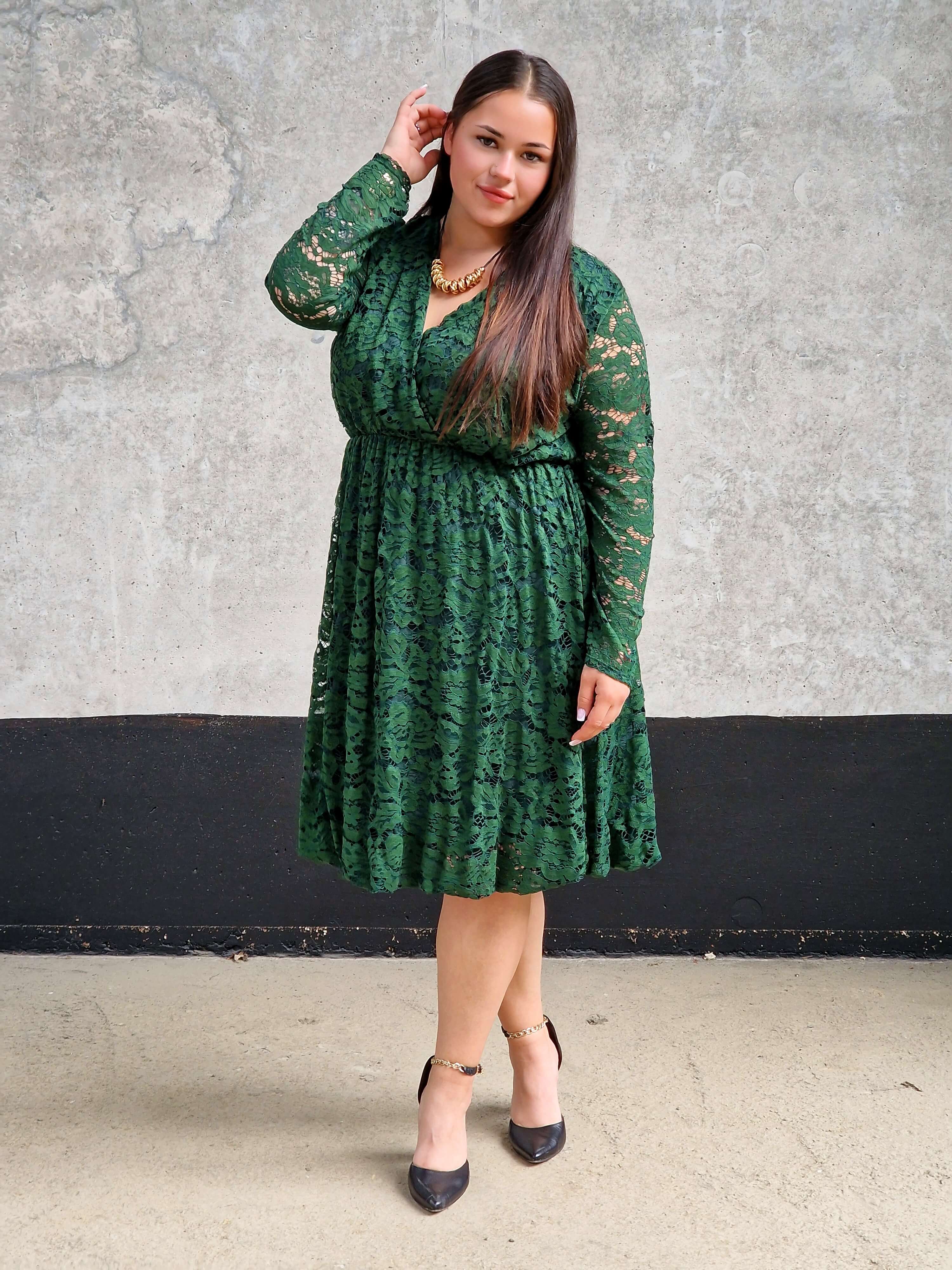 Sukienka plus size z koronki w dużym rozmiarze Stylowa XL