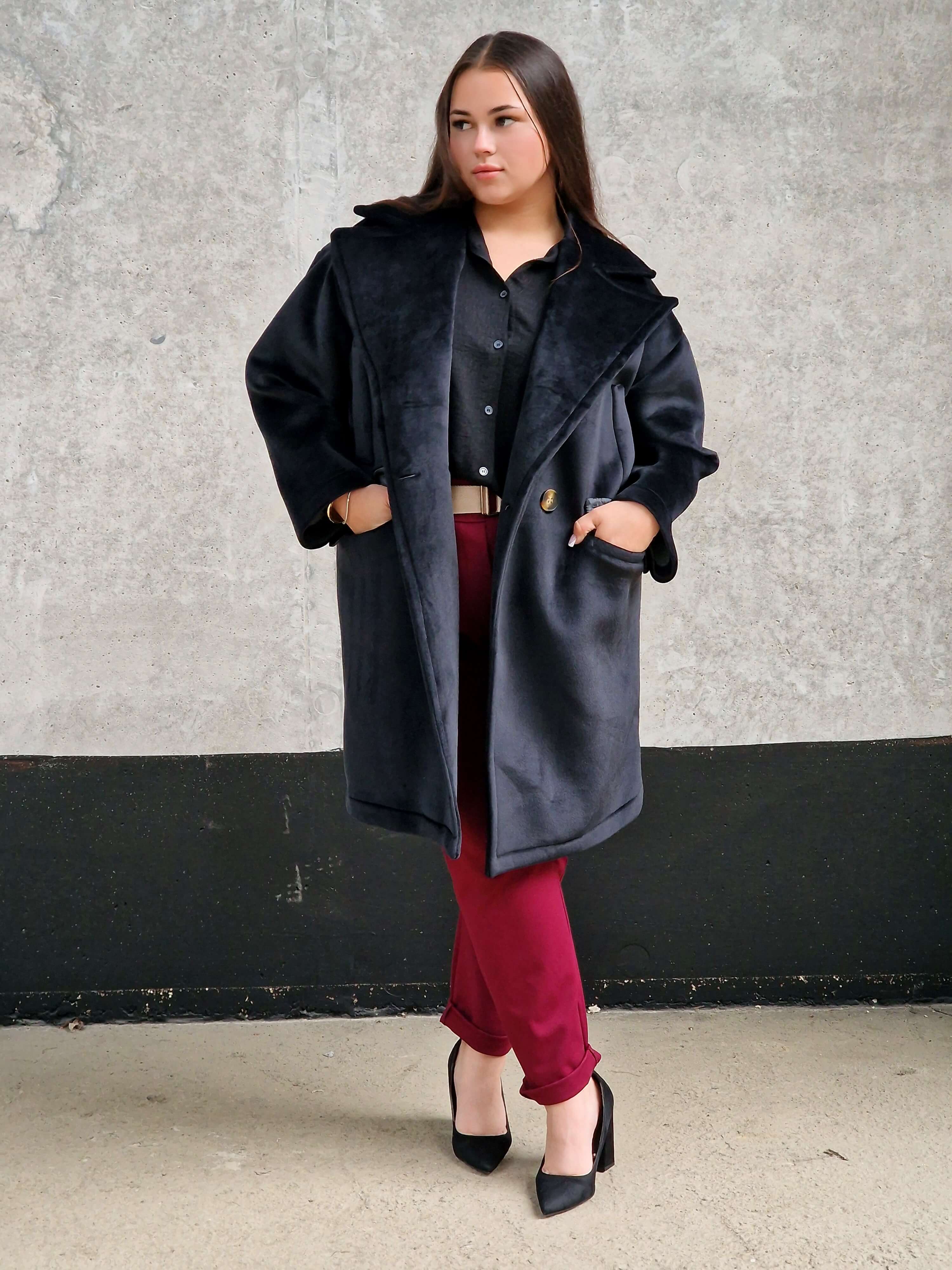 Welurowy płaszcz oversize Stylowa XL