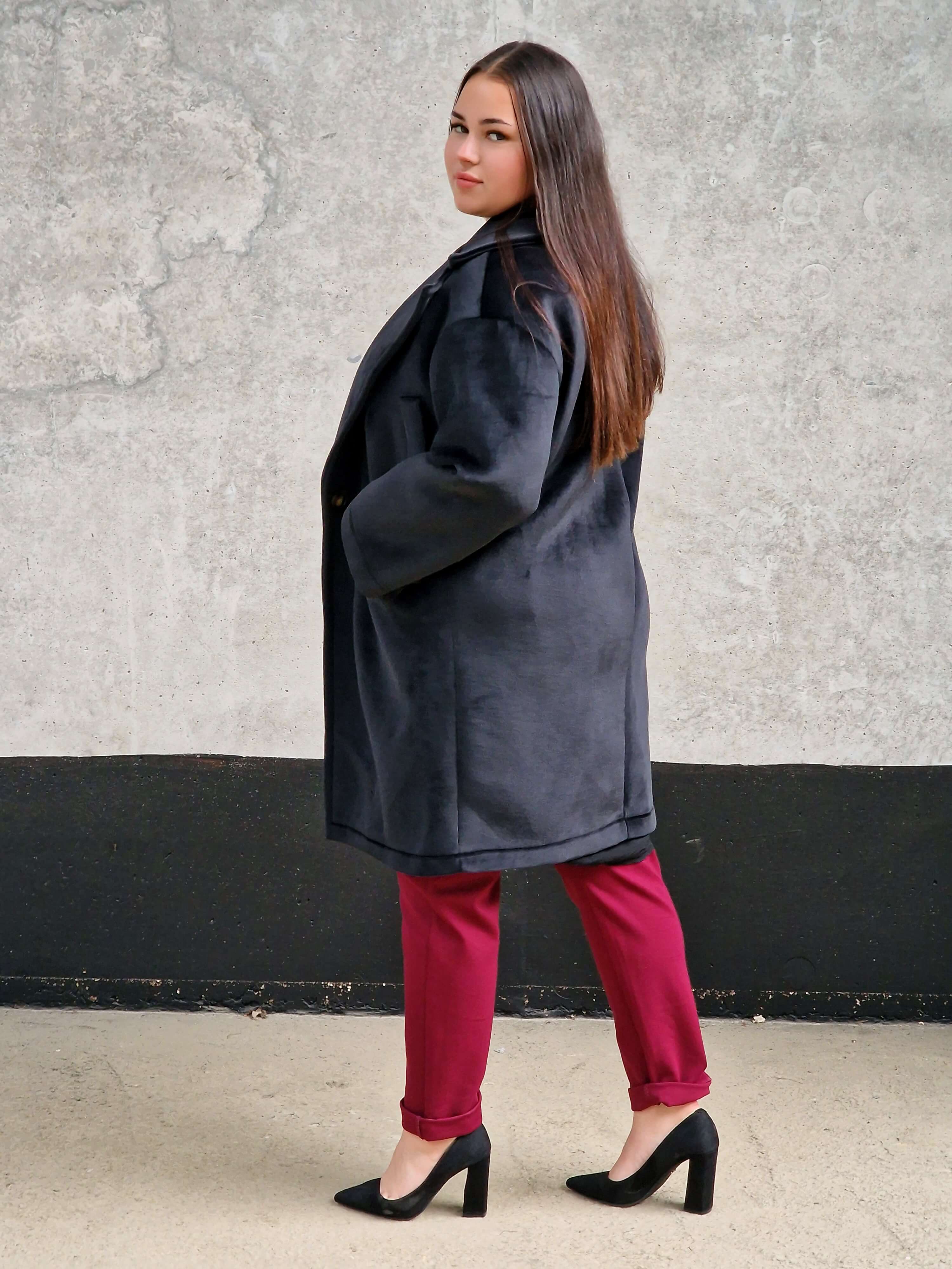 Welurowy płaszcz oversize Stylowa XL