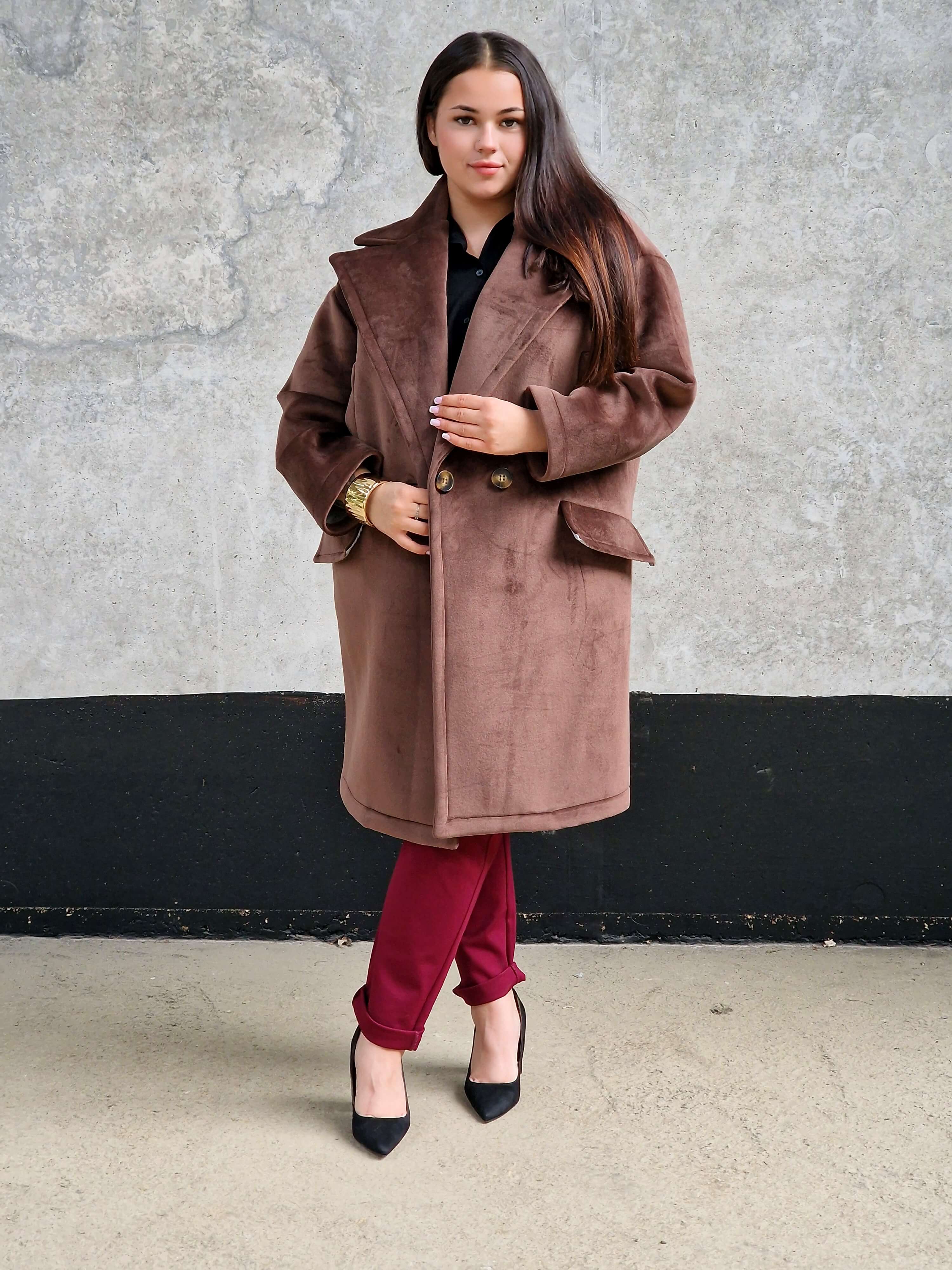 Welurowy płaszcz oversize Stylowa XL