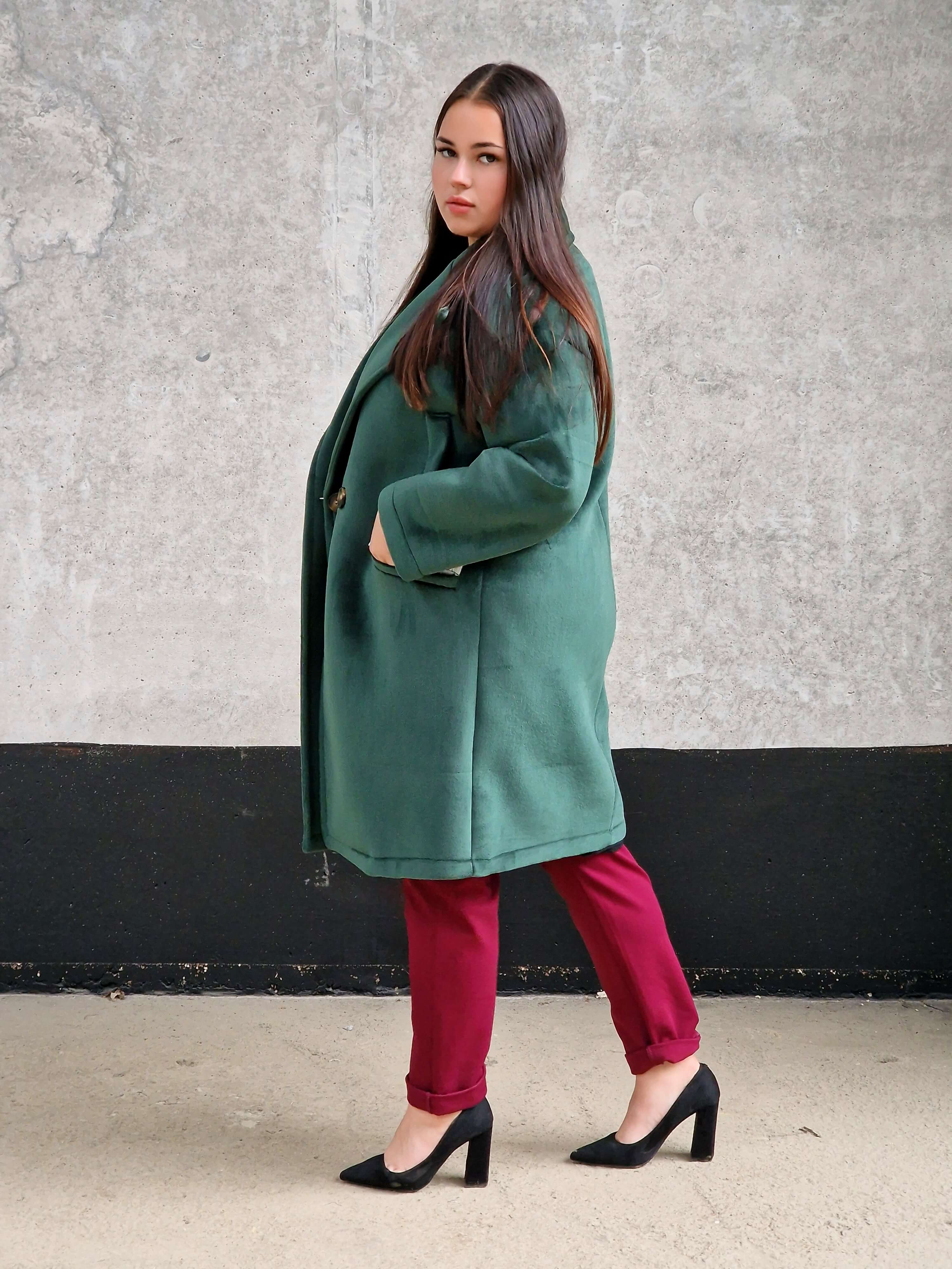 Welurowy płaszcz oversize Stylowa XL