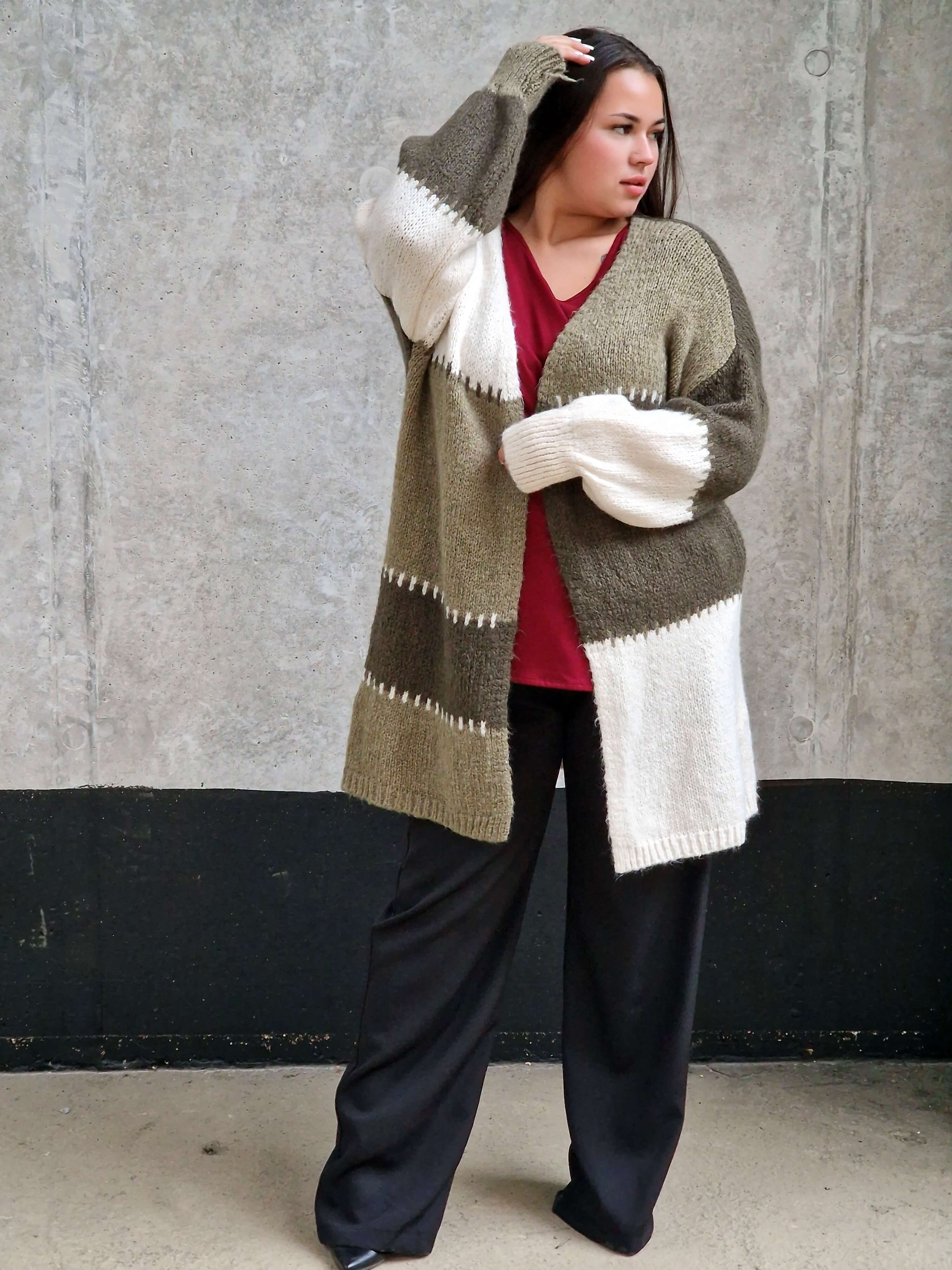 Kardigan oversize w blokowych kolorach Stylowa XL