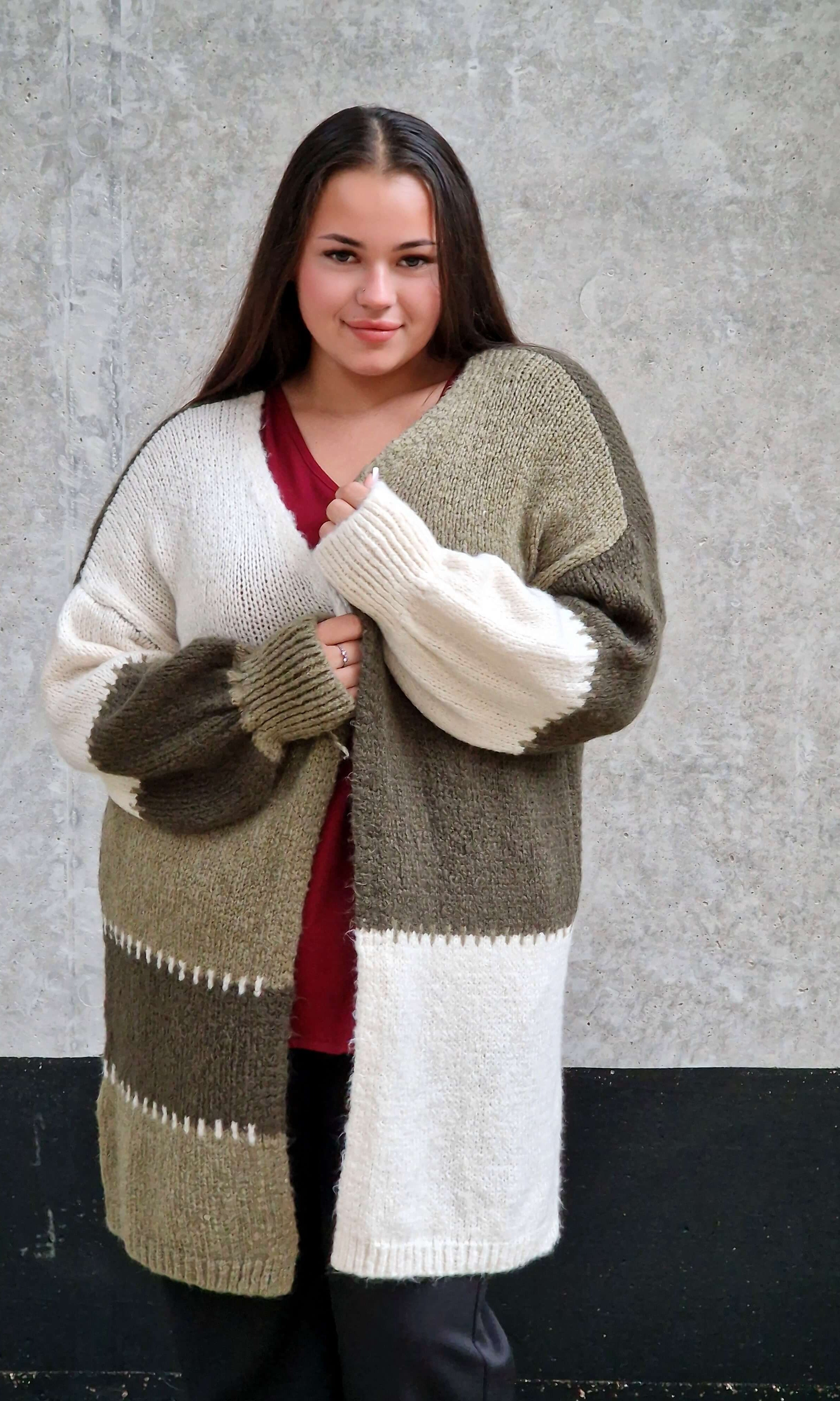 Kardigan oversize w blokowych kolorach Stylowa XL