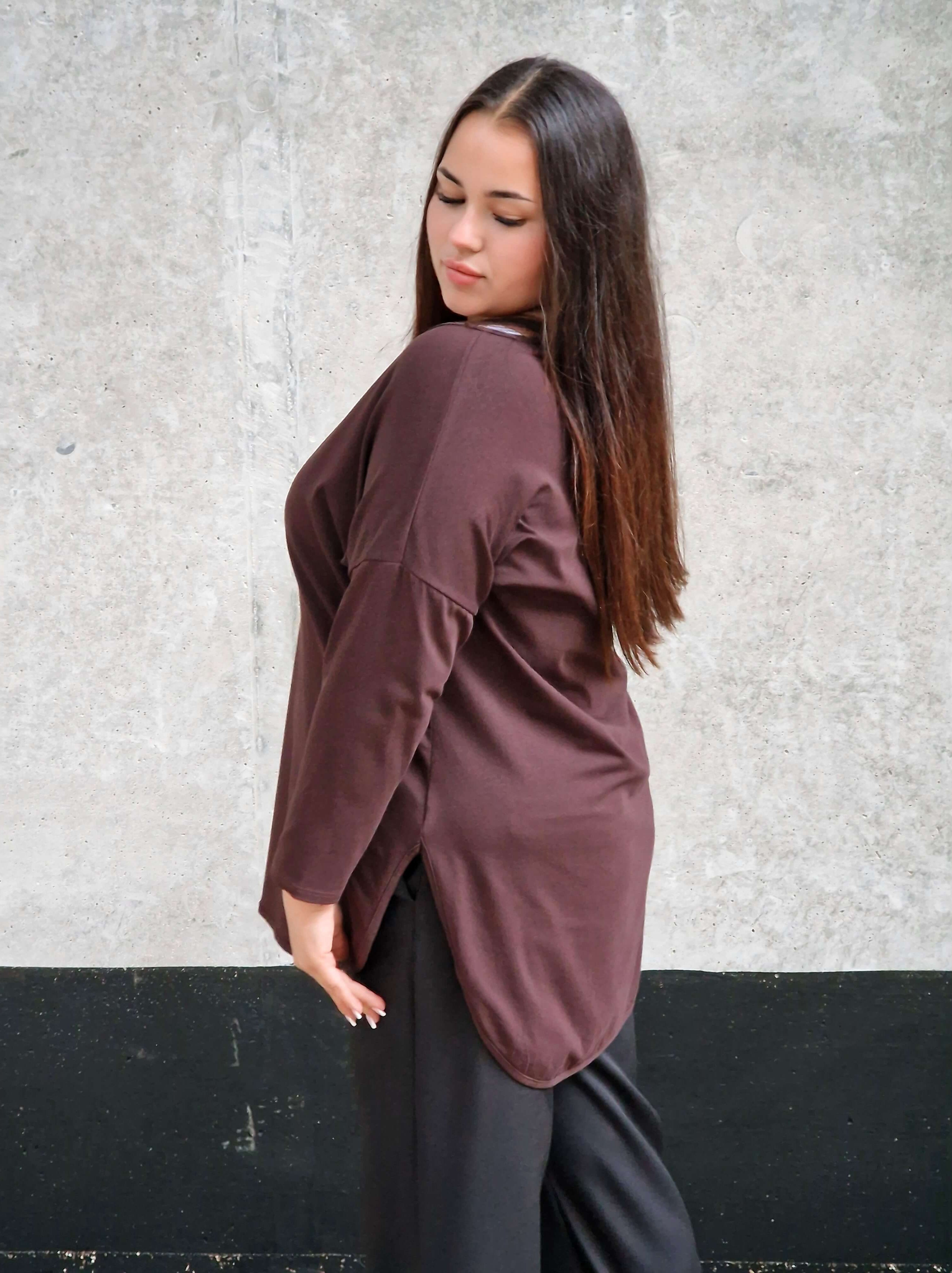 Bluzka basic plus size z dekoltem V – klasyczna bluzka damska Stylowa XL