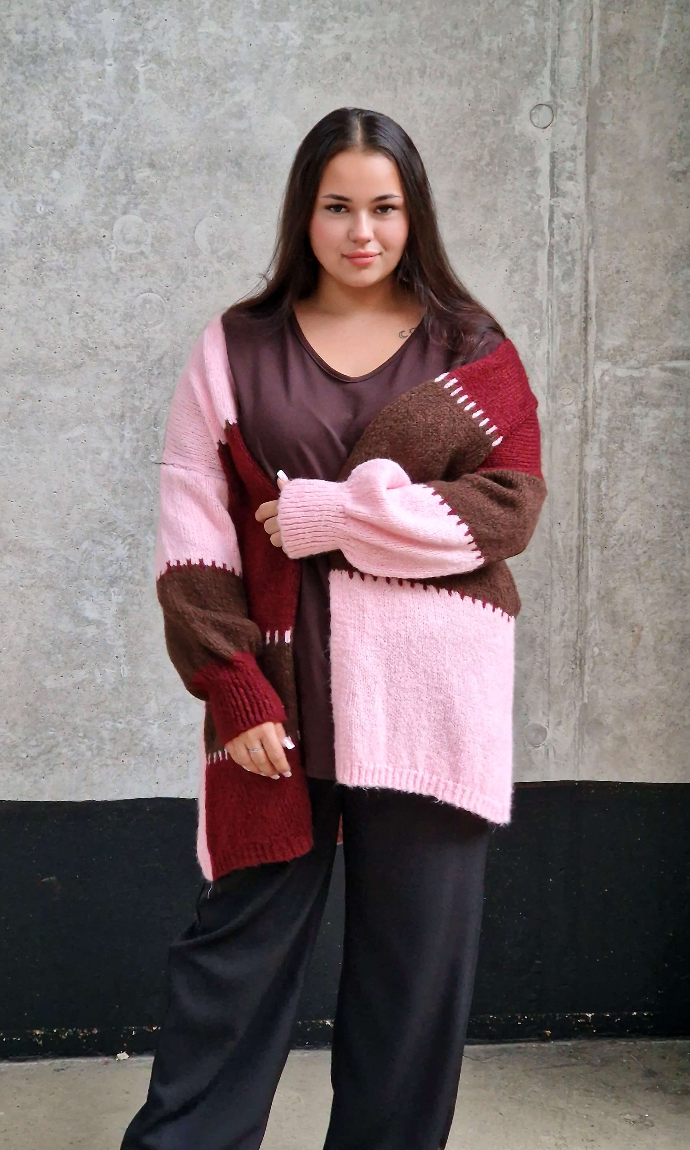 Kardigan oversize w blokowych kolorach Stylowa XL