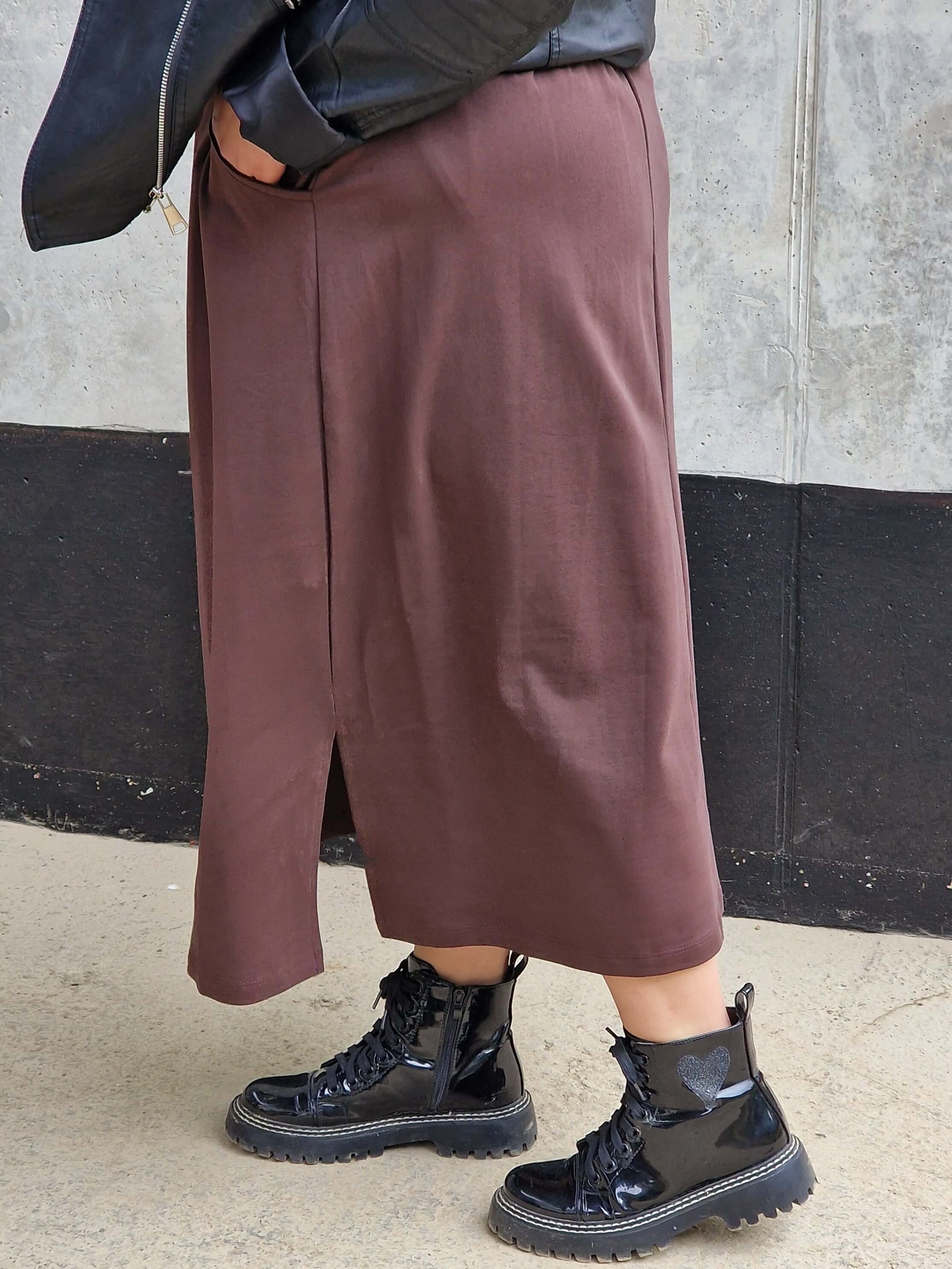 Spódnica midi plus size z kieszeniami – stylowa, wygodna i kobieca Stylowa XL