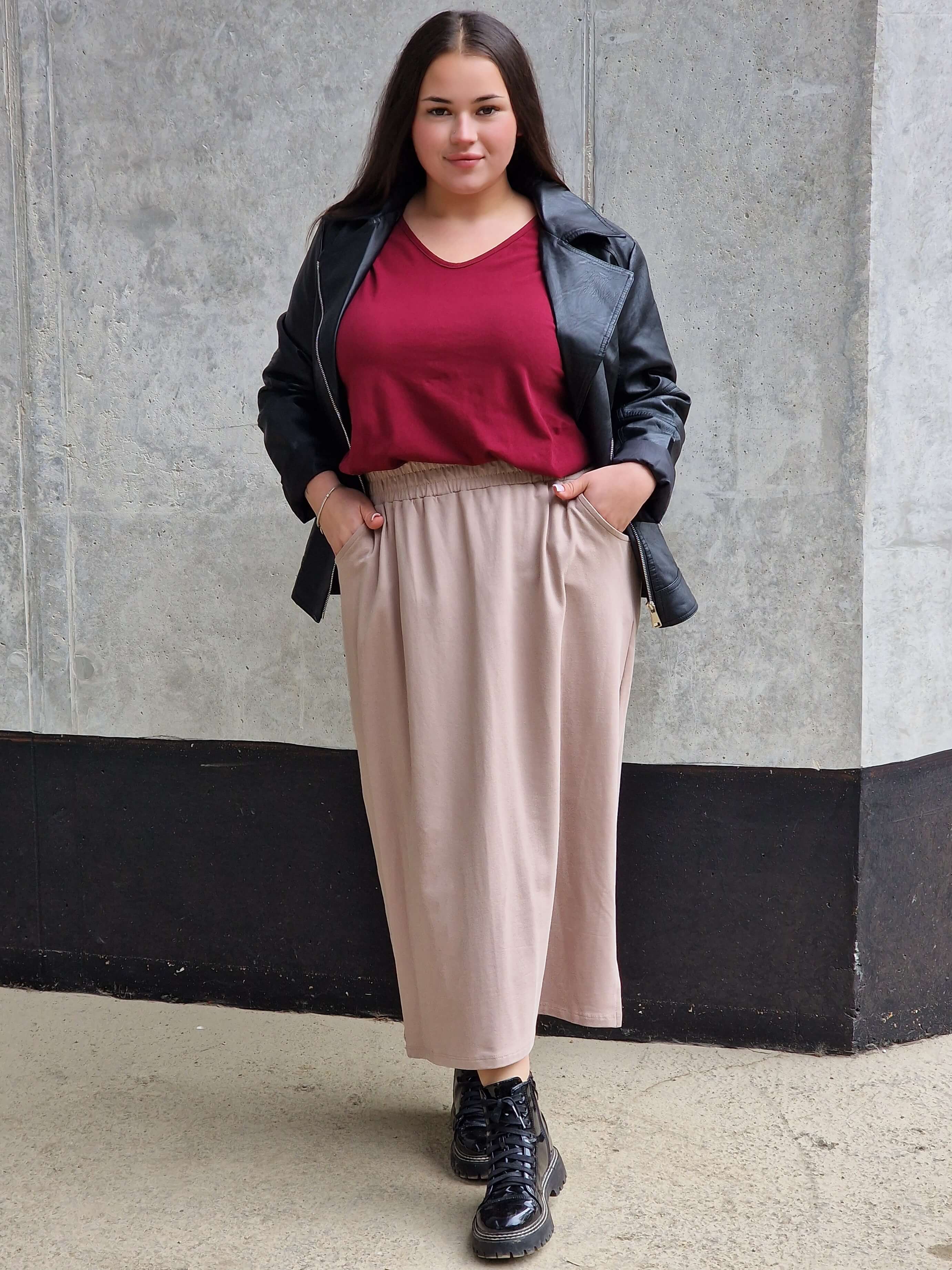 Spódnica midi plus size z kieszeniami – stylowa, wygodna i kobieca Stylowa XL