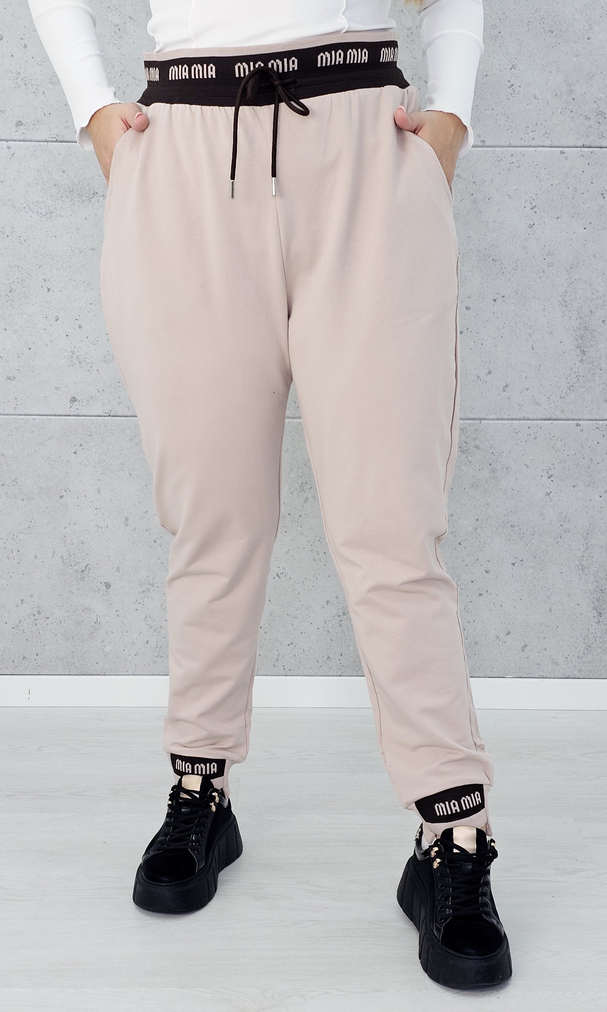 Sportowe spodnie z logowaną gumką Stylowa XL