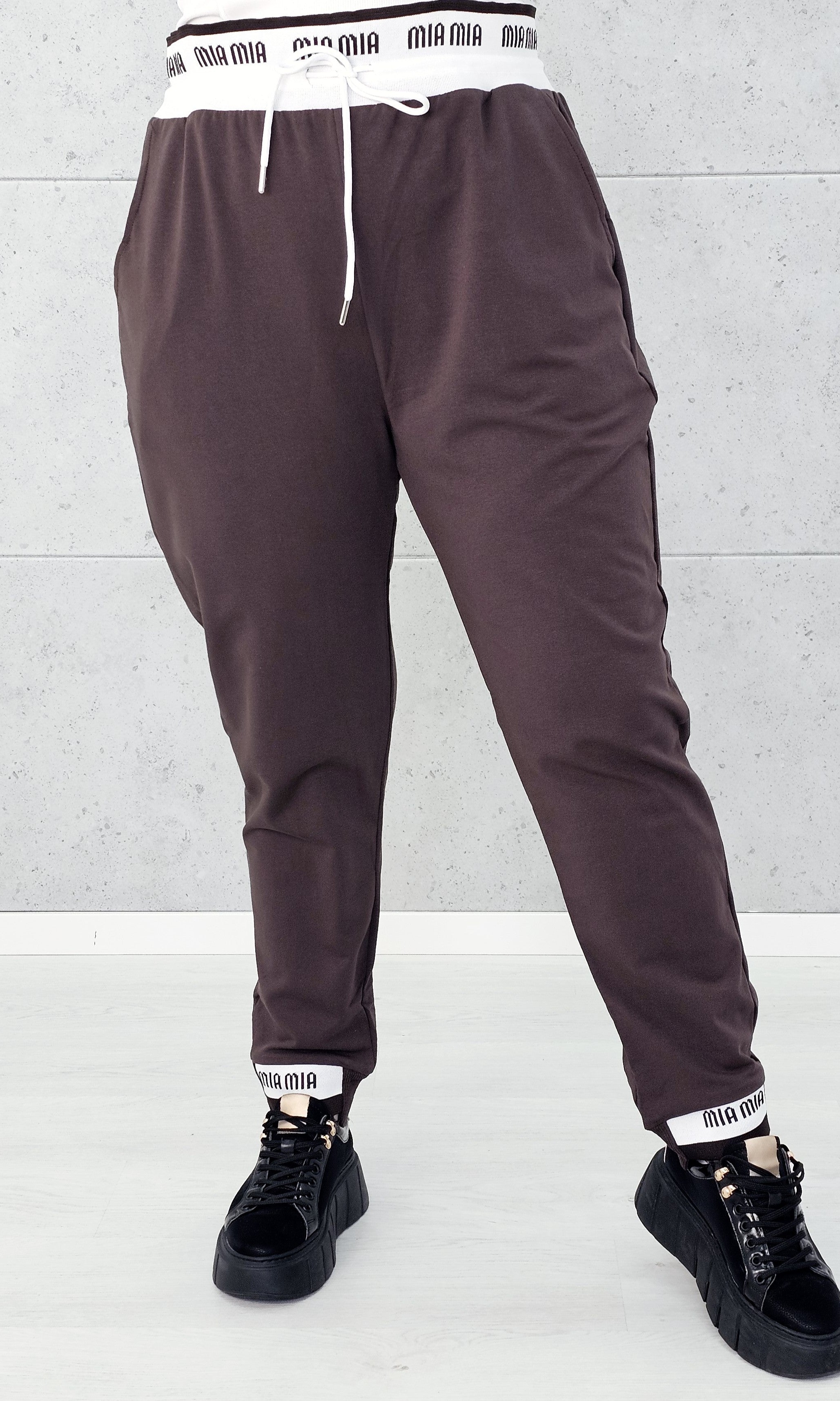 Sportowe spodnie z logowaną gumką Stylowa XL