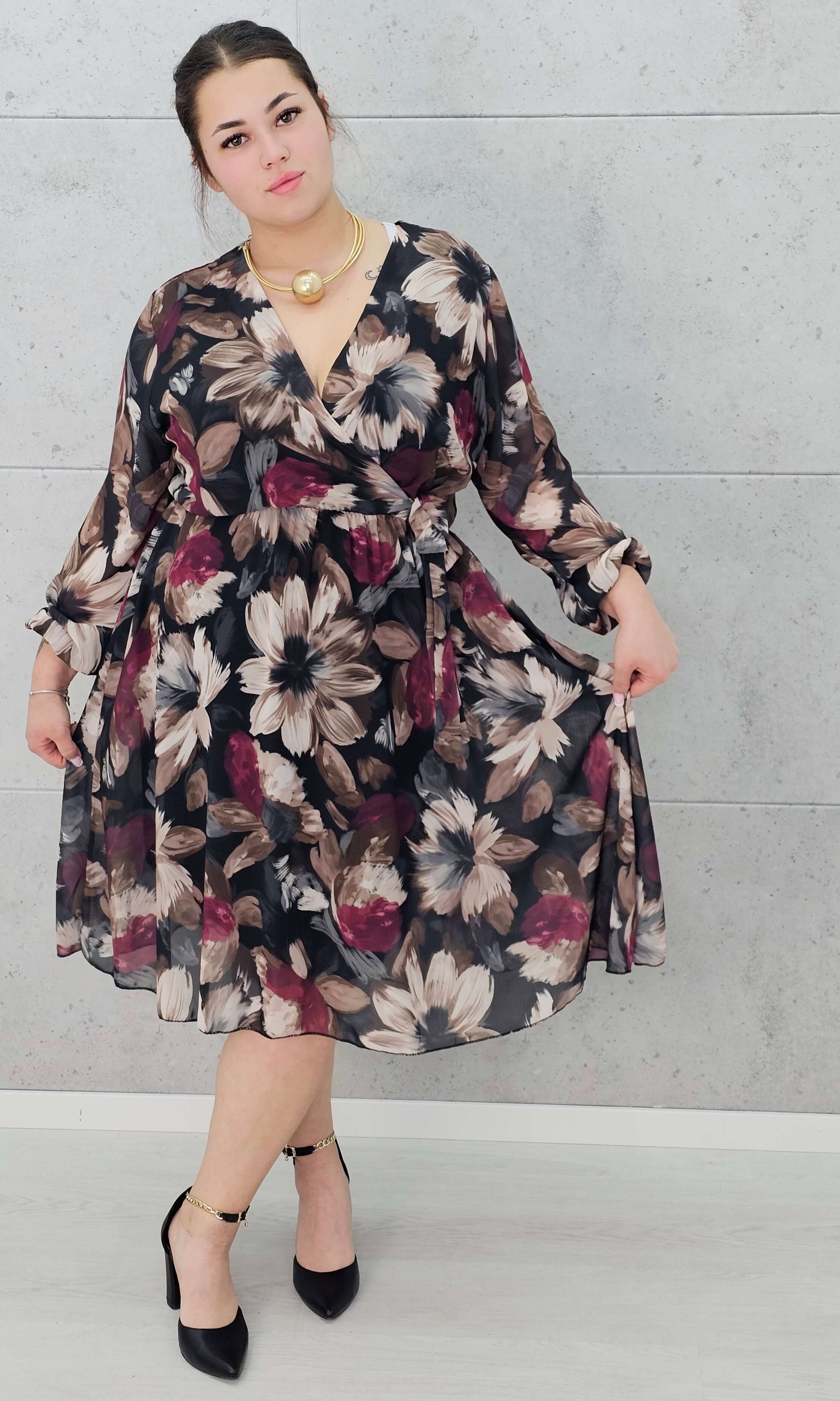 Sukienka kopertowa w kwiaty plus size – kobiecość i styl w każdym rozmiarze Stylowa XL