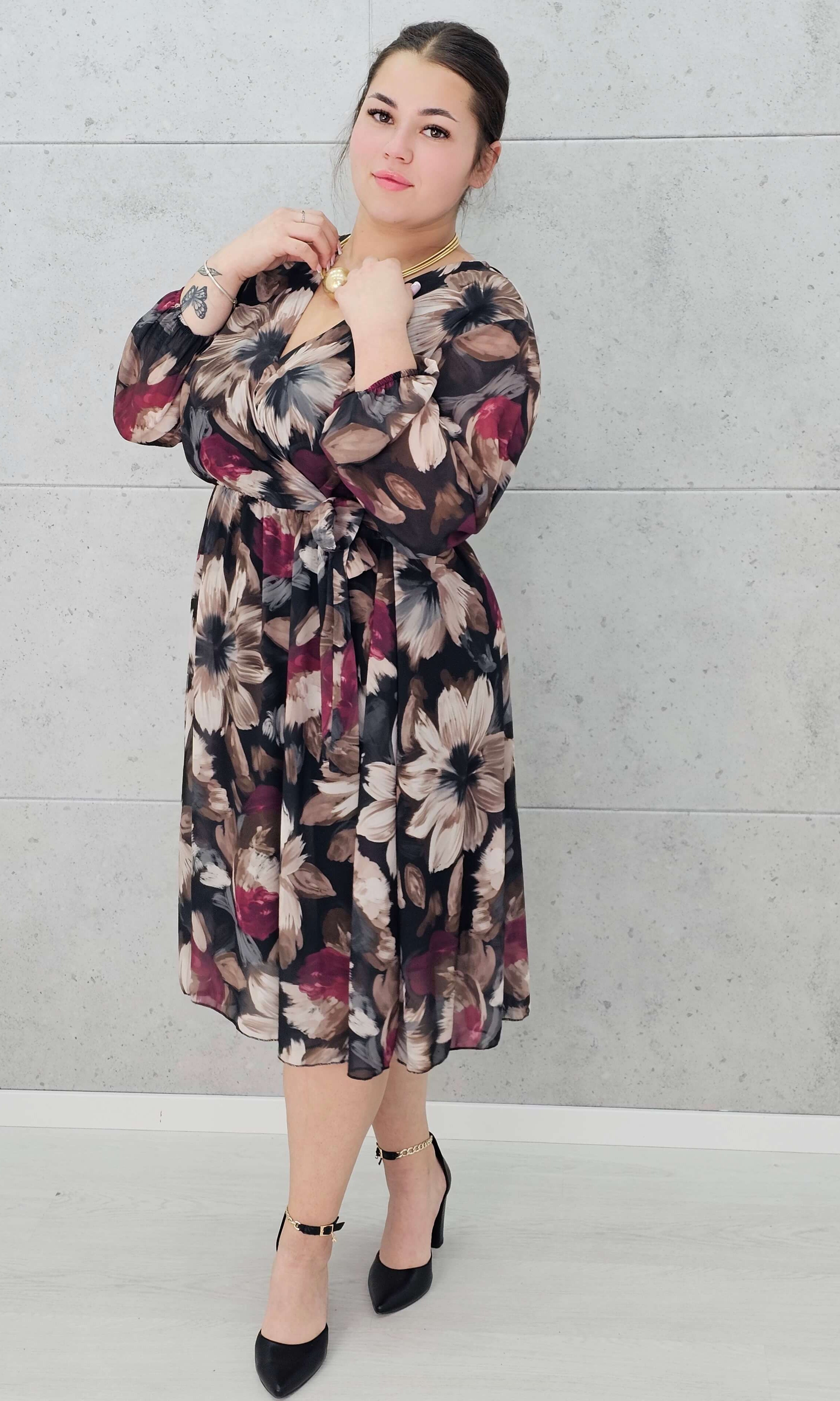 Sukienka kopertowa w kwiaty plus size – kobiecość i styl w każdym rozmiarze Stylowa XL