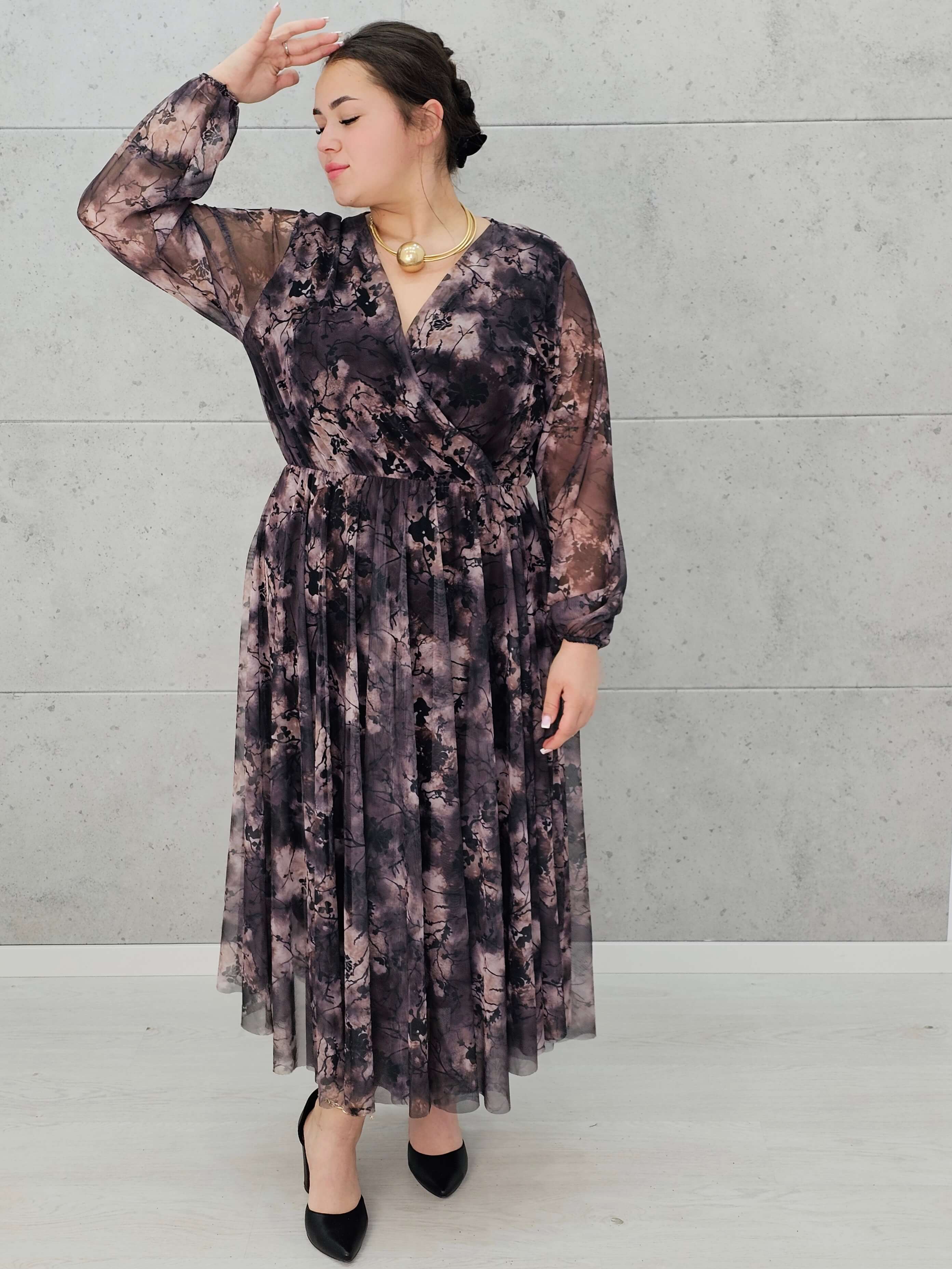 Długa sukienka plus size w print – elegancja, styl i wygoda w jednym Stylowa XL