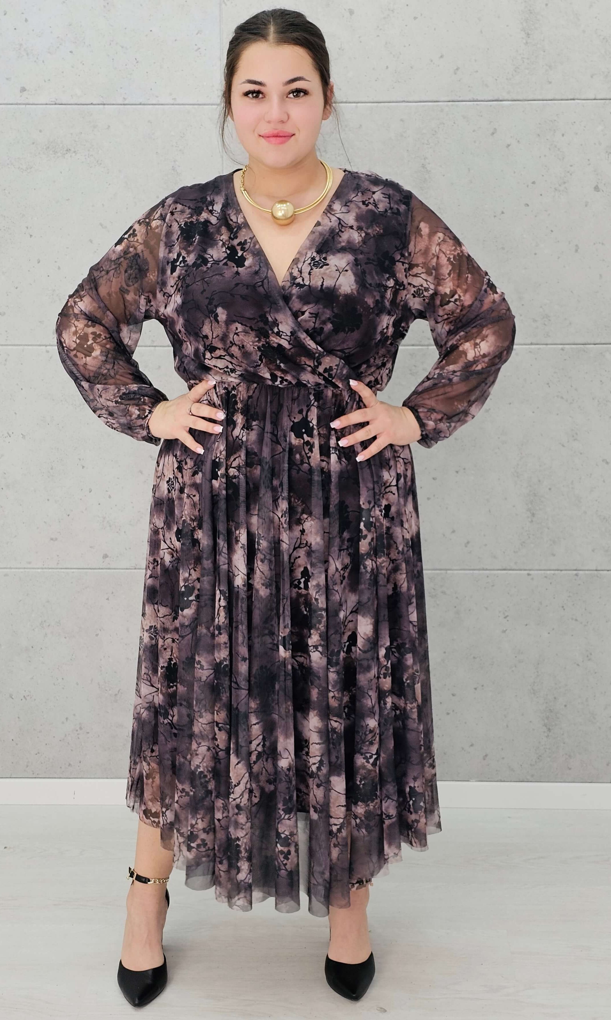 Długa sukienka plus size w print – elegancja, styl i wygoda w jednym Stylowa XL