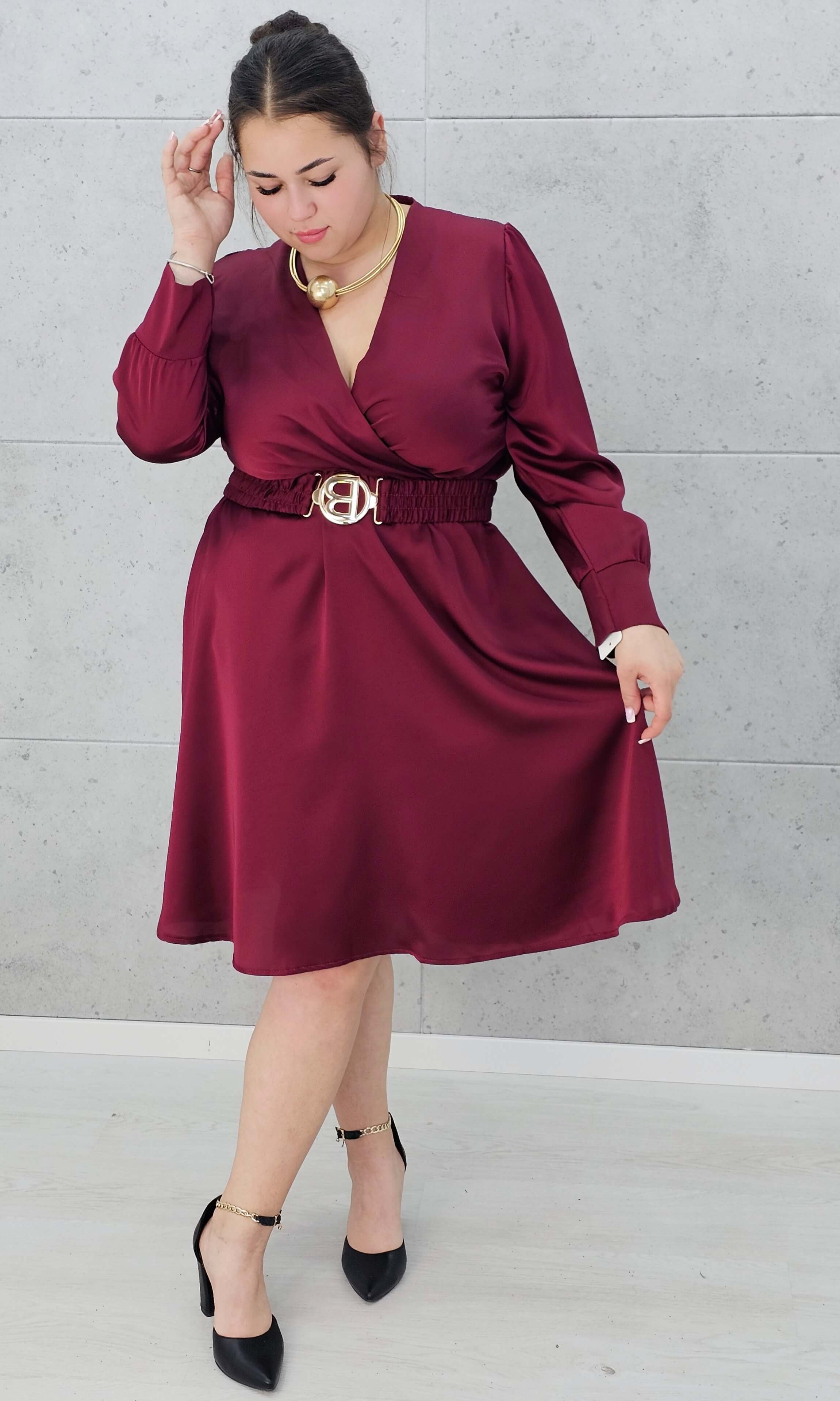 Sukienka plus size satynowa z paskiem – elegancja i pewność siebie na każdą okazję Stylowa XL