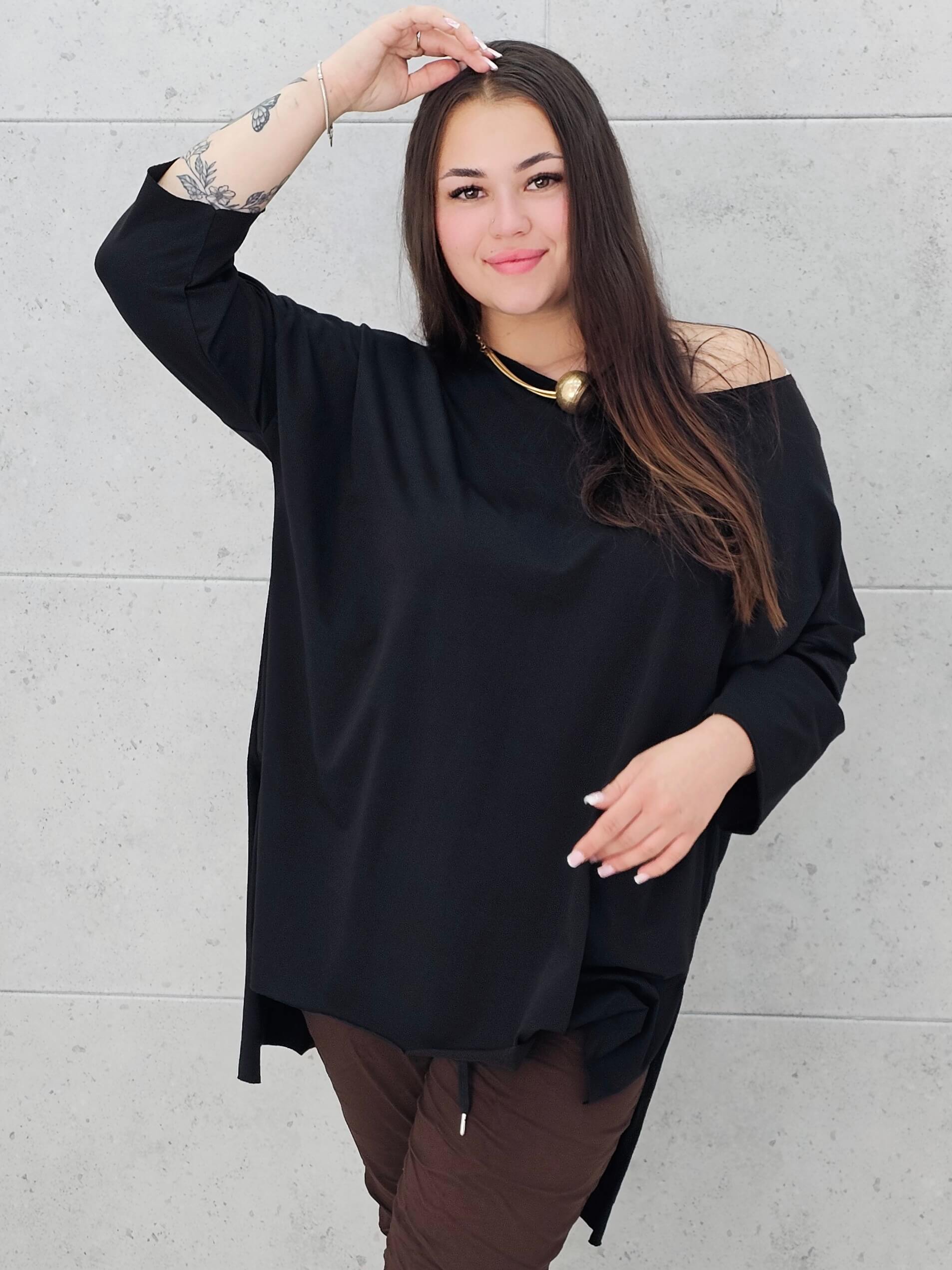 Bluzka oversize plus size – klasyka, wygoda i styl dla każdej kobiety Stylowa XL