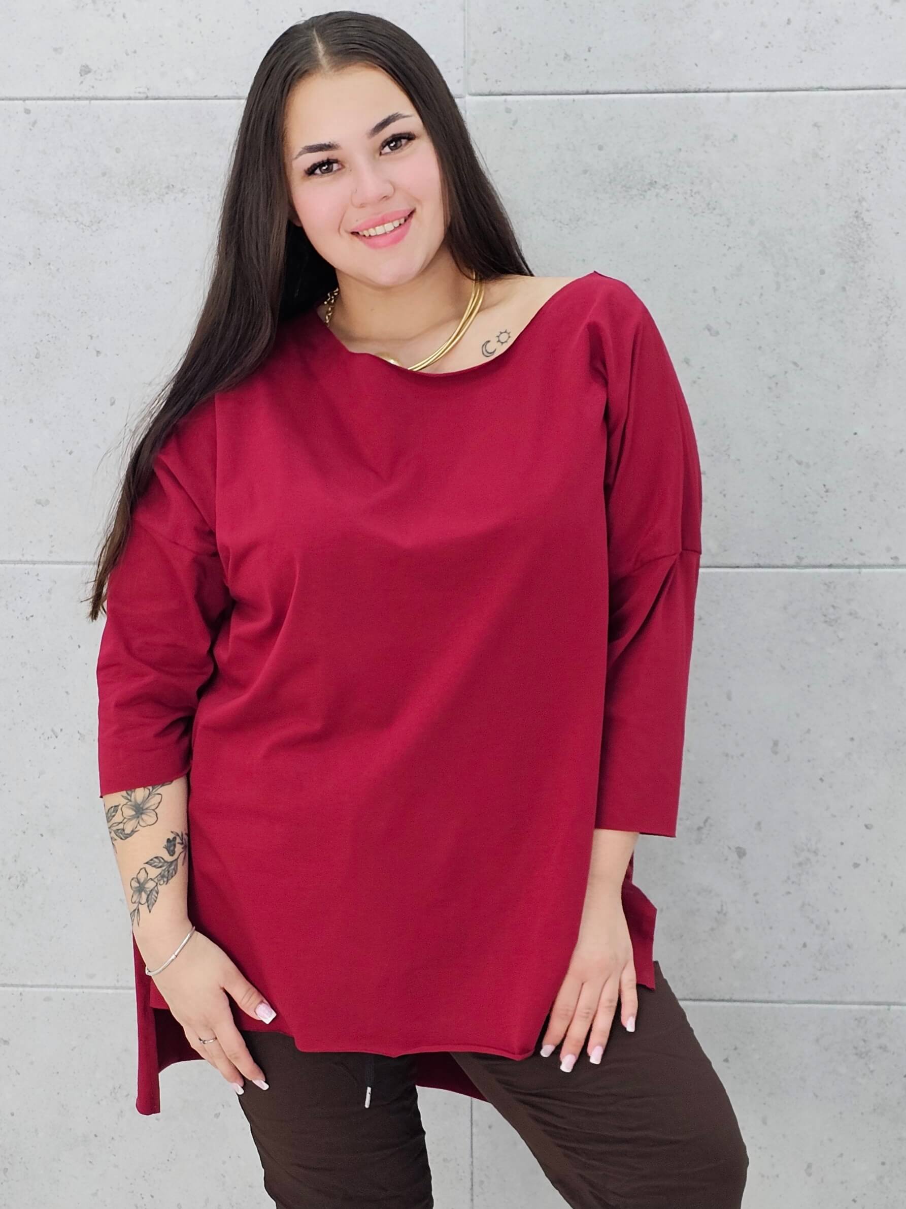 Bluzka oversize plus size – klasyka, wygoda i styl dla każdej kobiety Stylowa XL