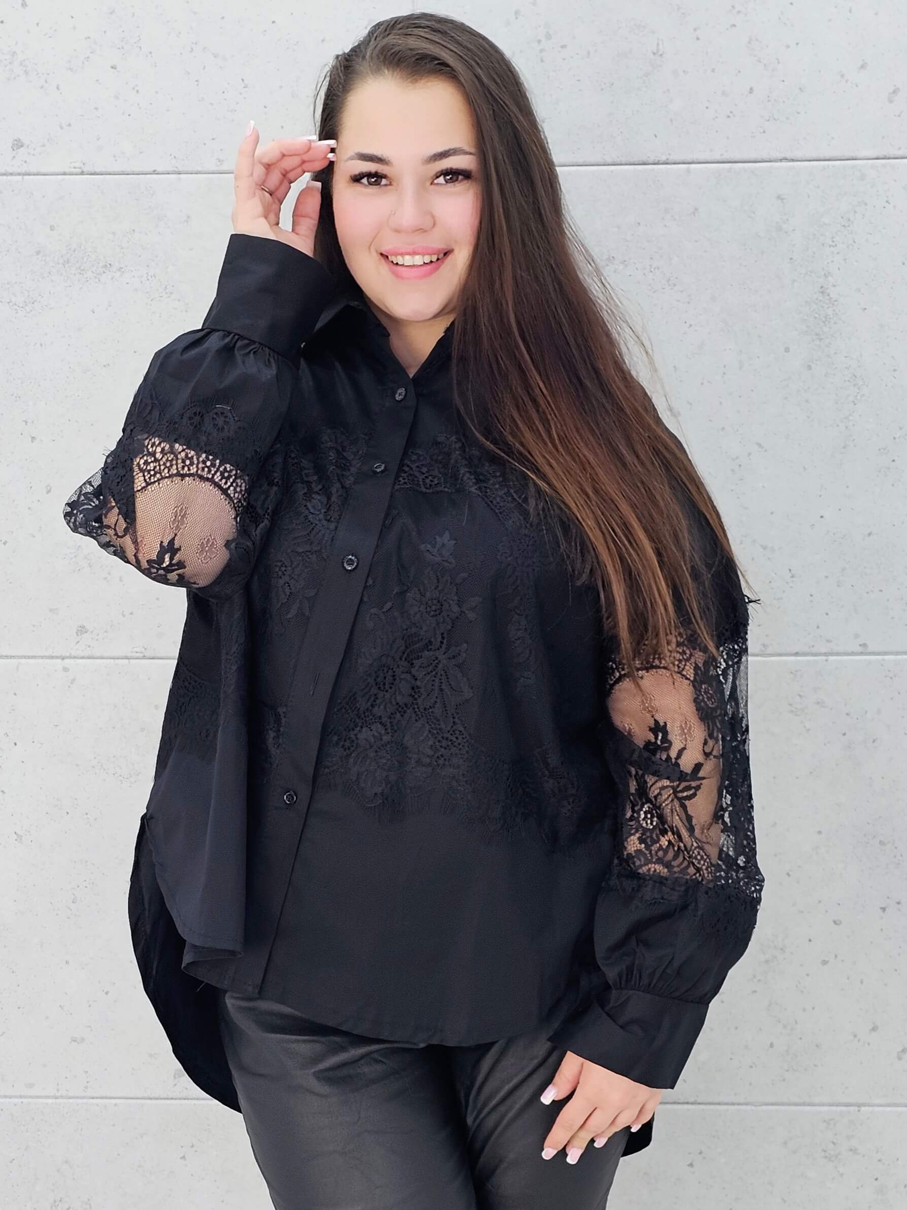 Koszula plus size z koronką – elegancja i szyk dla kobiet XL Stylowa XL