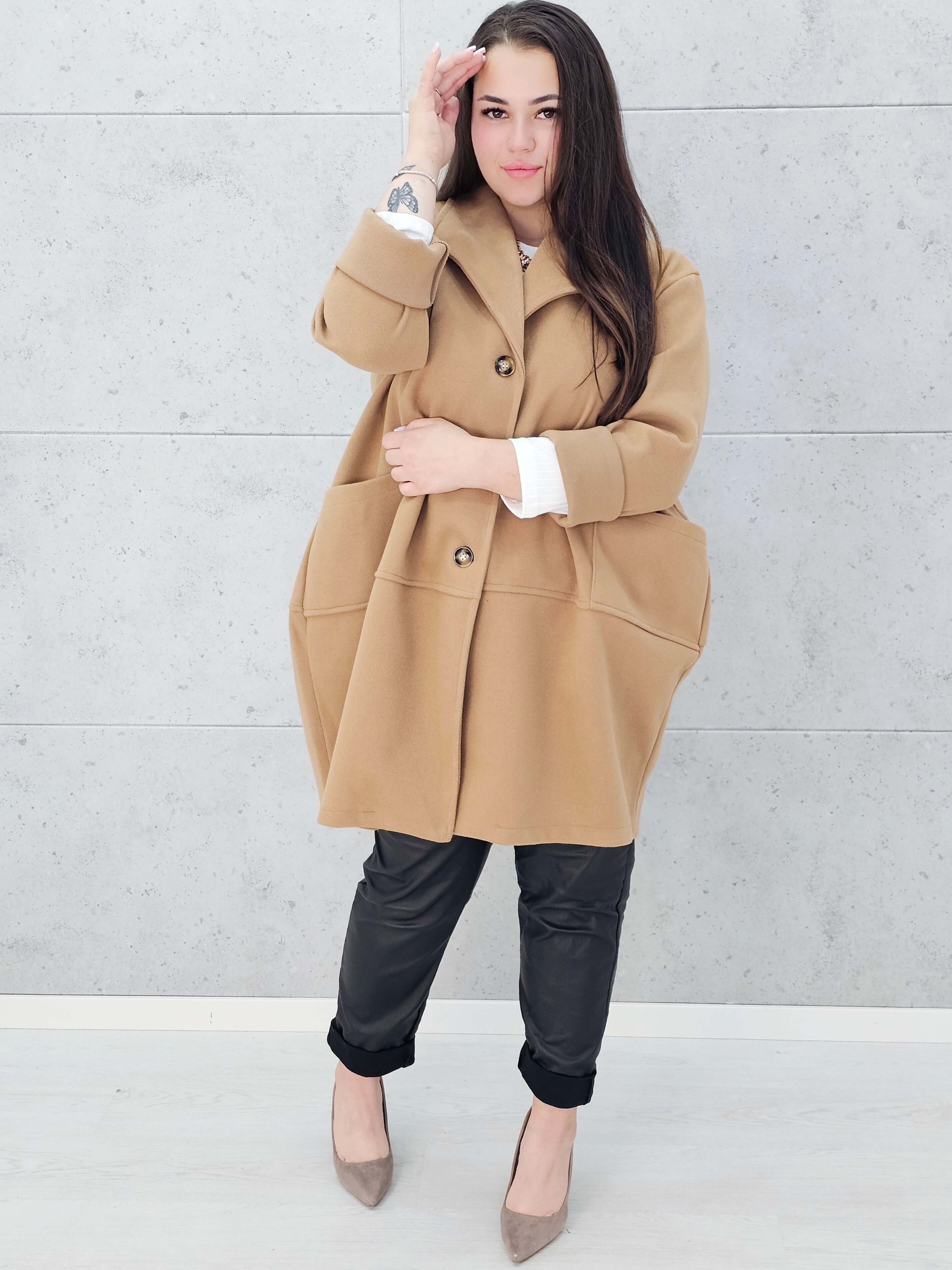 Płaszcz plus size oversize camel – styl, elegancja i komfort w jednym! Stylowa XL