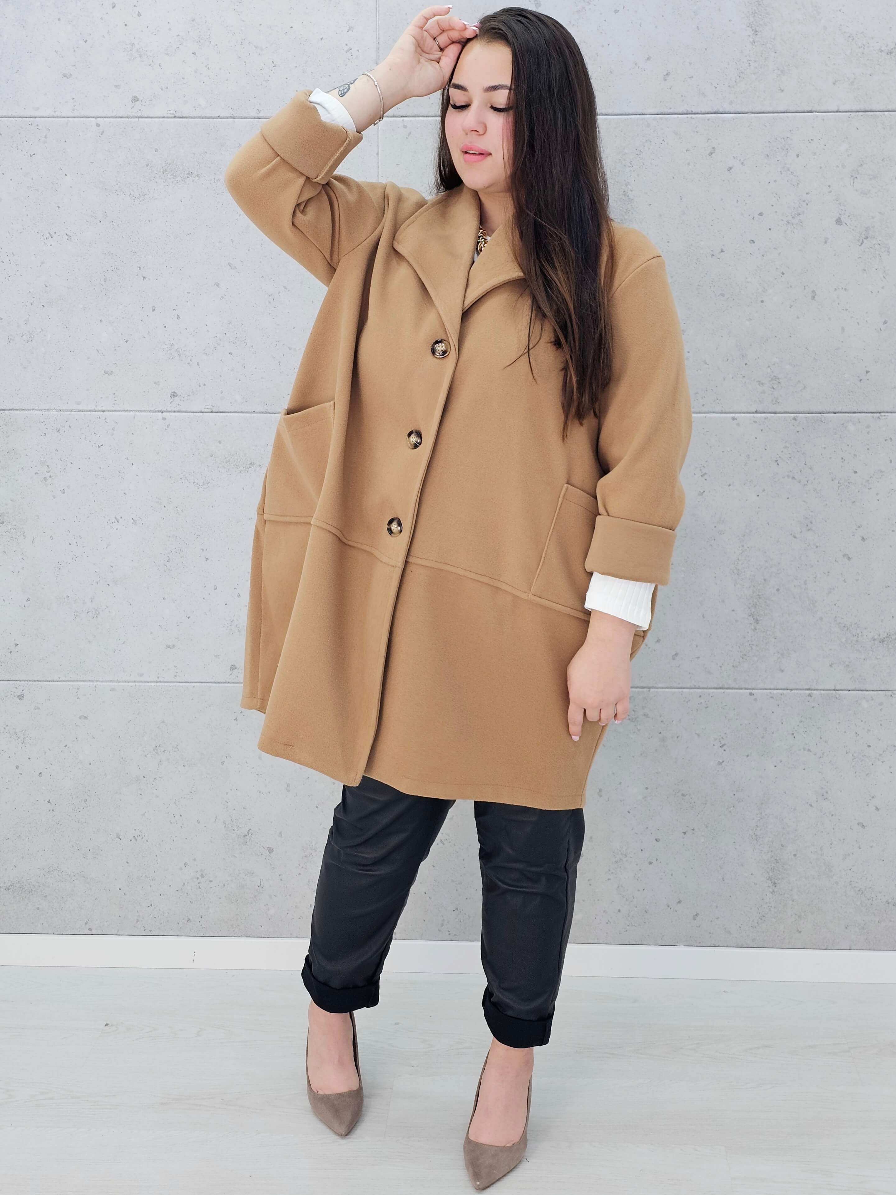 Płaszcz plus size oversize camel – styl, elegancja i komfort w jednym! Stylowa XL