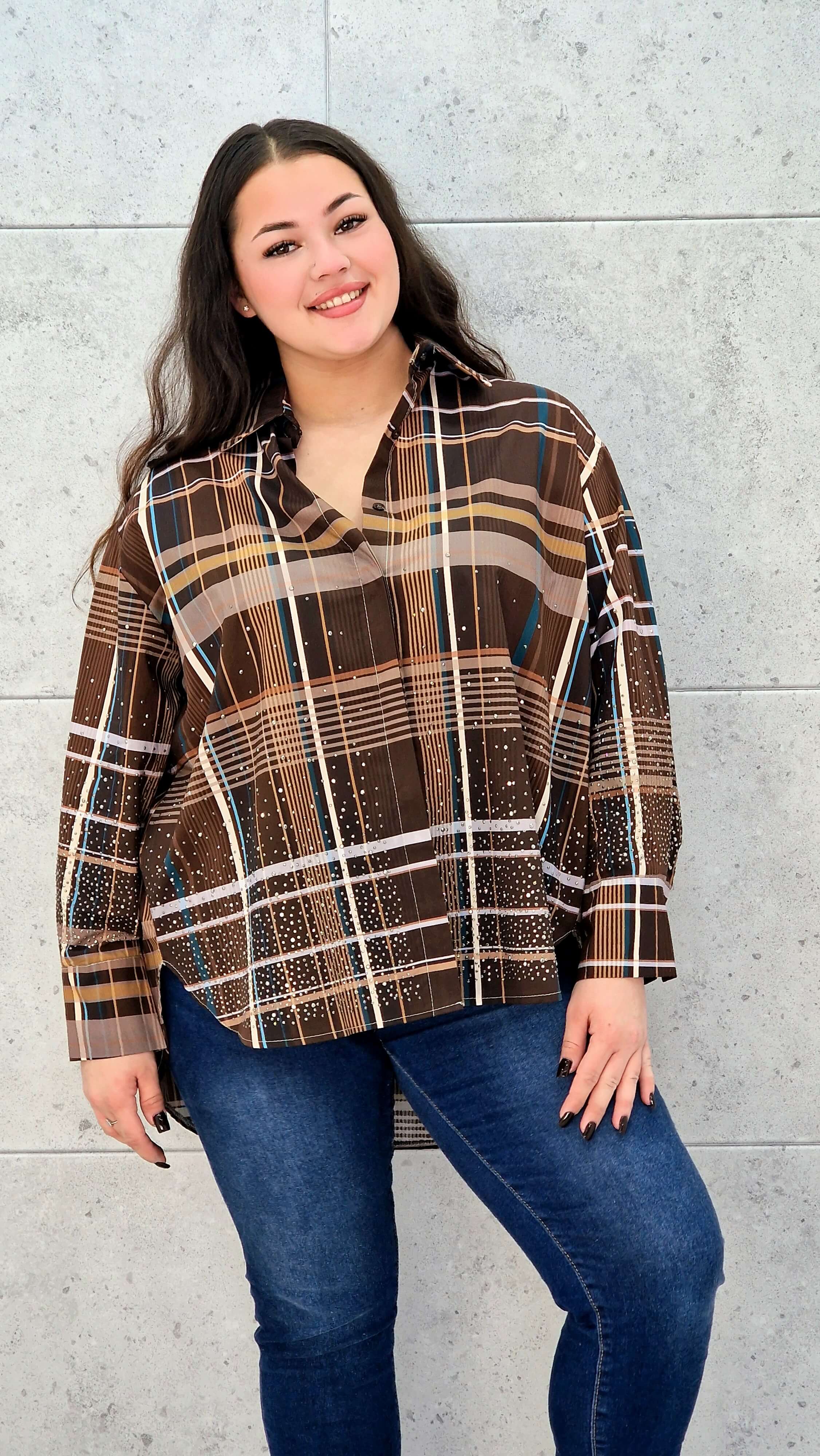 Koszula plus size w kratę – elegancja i komfort na co dzień Stylowa XL