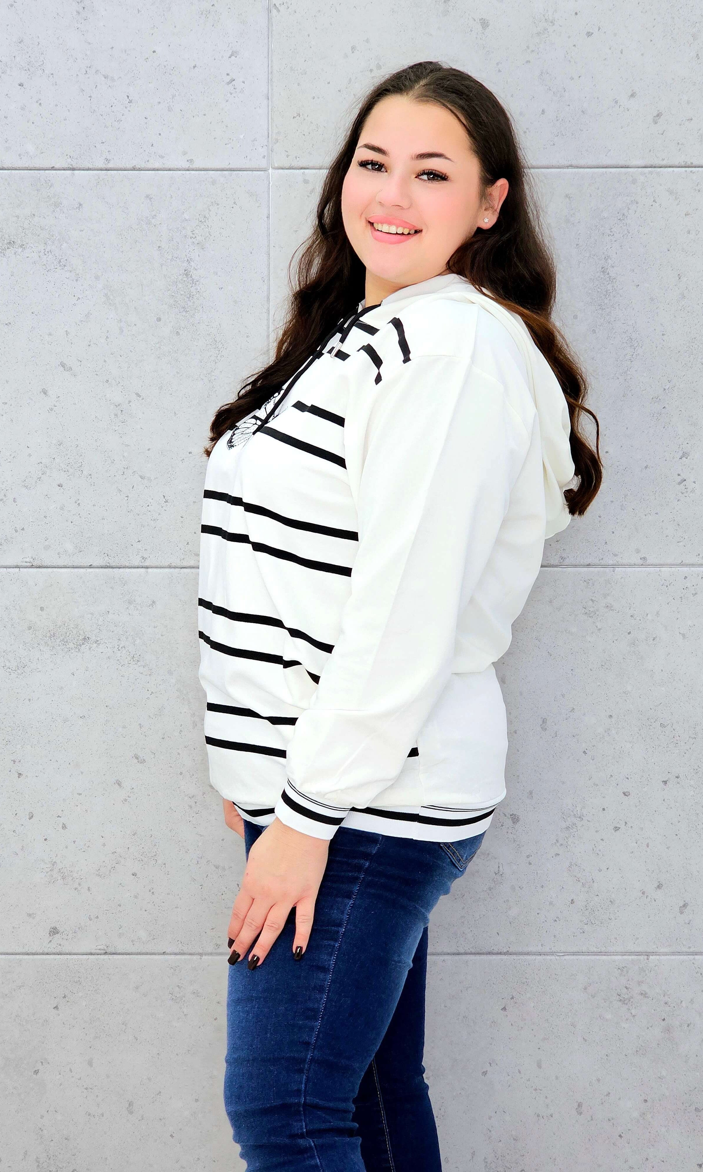 Bluza z kapturem i motywem motyla Stylowa XL