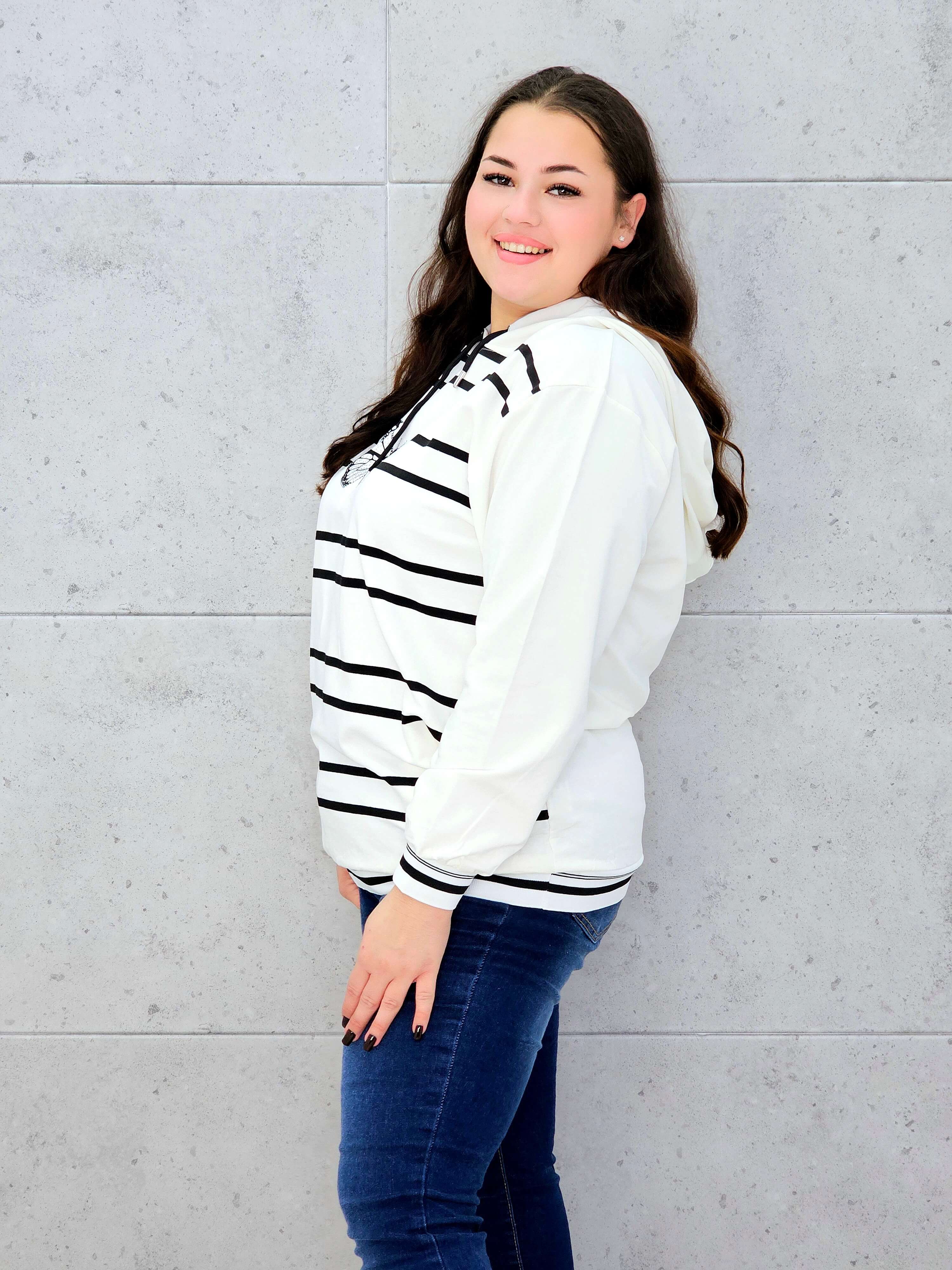 Bluza z kapturem i motywem motyla Stylowa XL