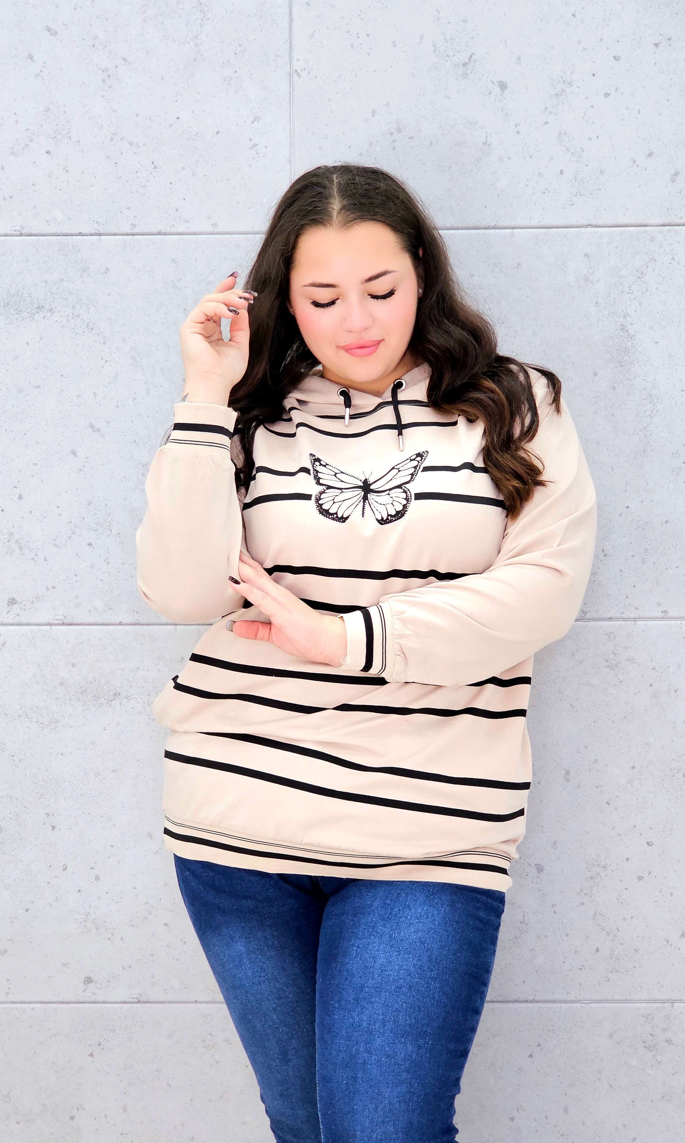 Bluza z kapturem i motywem motyla Stylowa XL