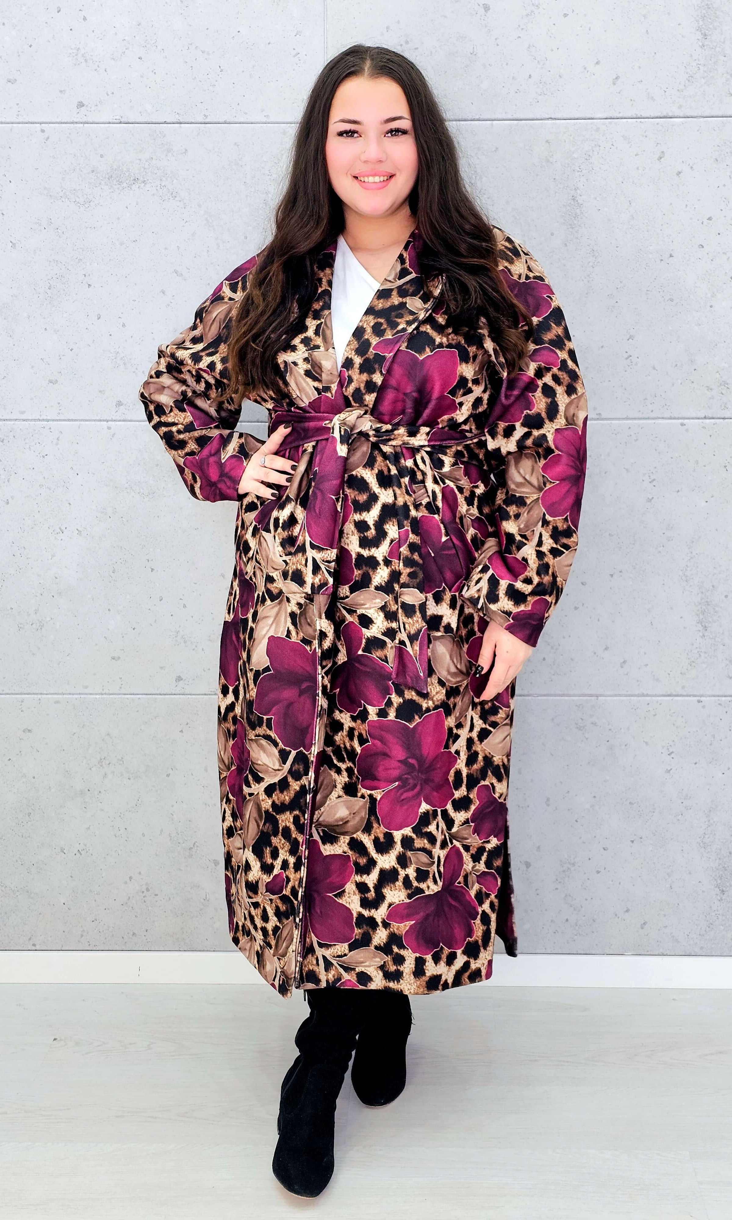 Płaszcz damski w kwiatowy wzór i panterkę Stylowa XL