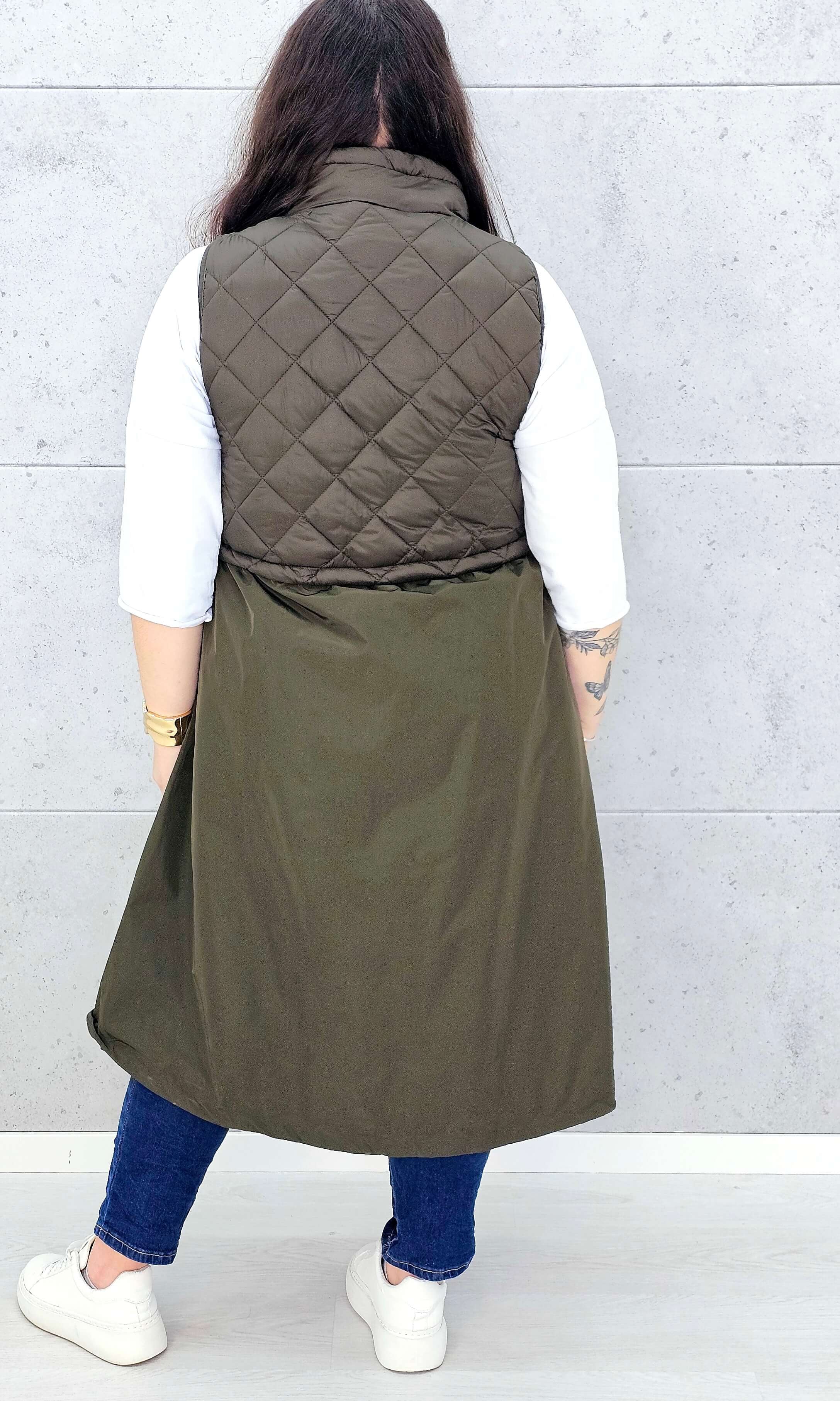 Kamizelka plus size długa z pikowaną górą – kolor i styl na chłodniejsze dni Stylowa XL