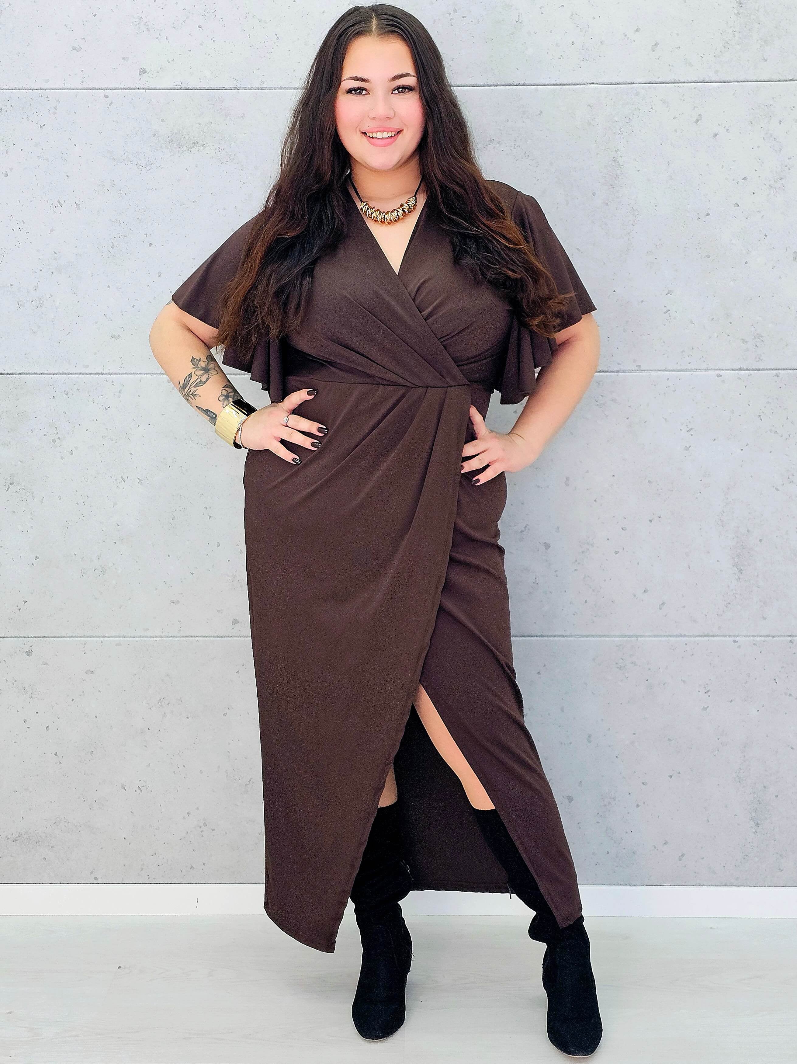 Sukienka plus size z kopertowym dekoltem – elegancja i wygoda w nowoczesnym wydaniu Stylowa XL