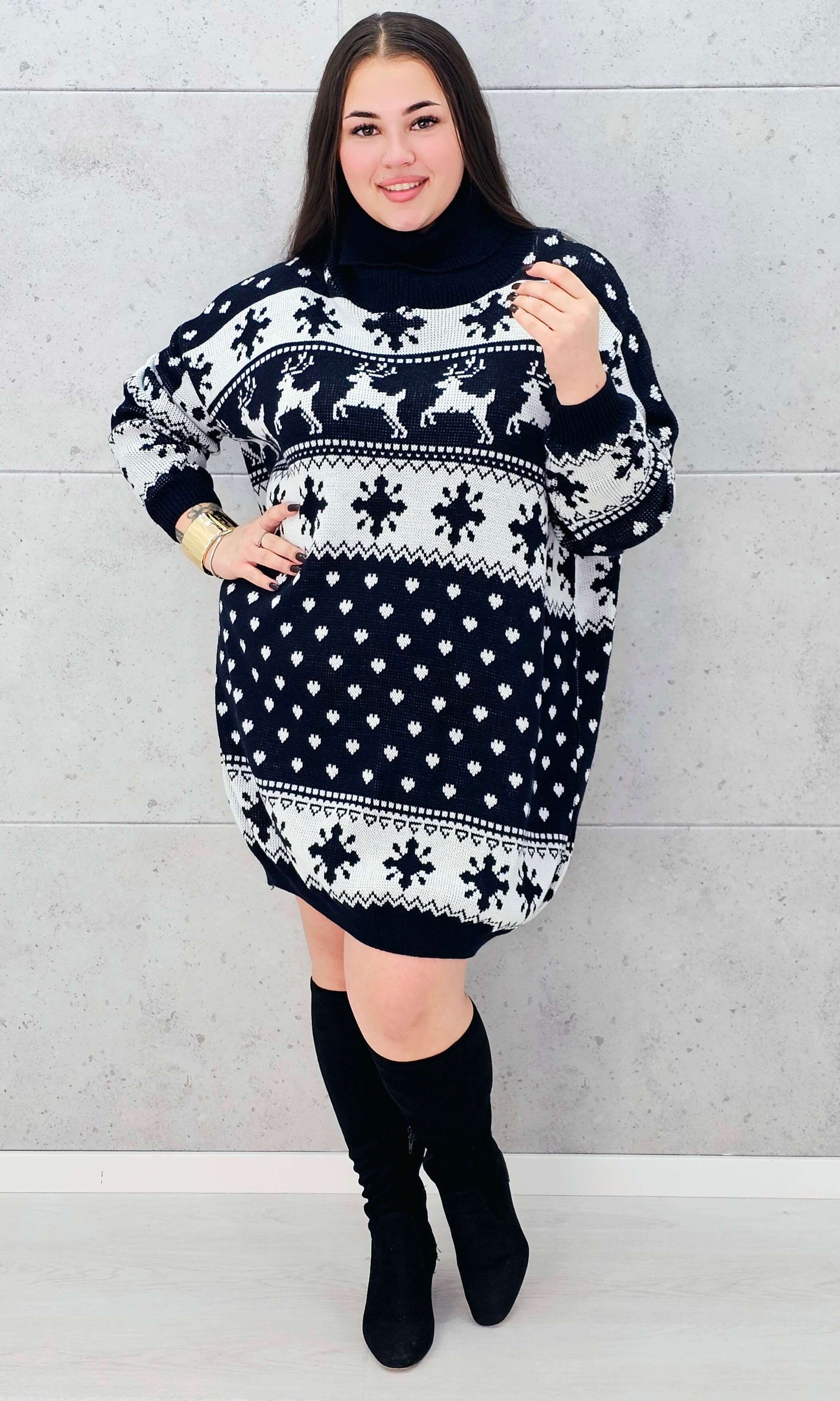 Sukienka swetrowa z golfem – zimowa sukienka plus size w renifery i śnieżynki Stylowa XL