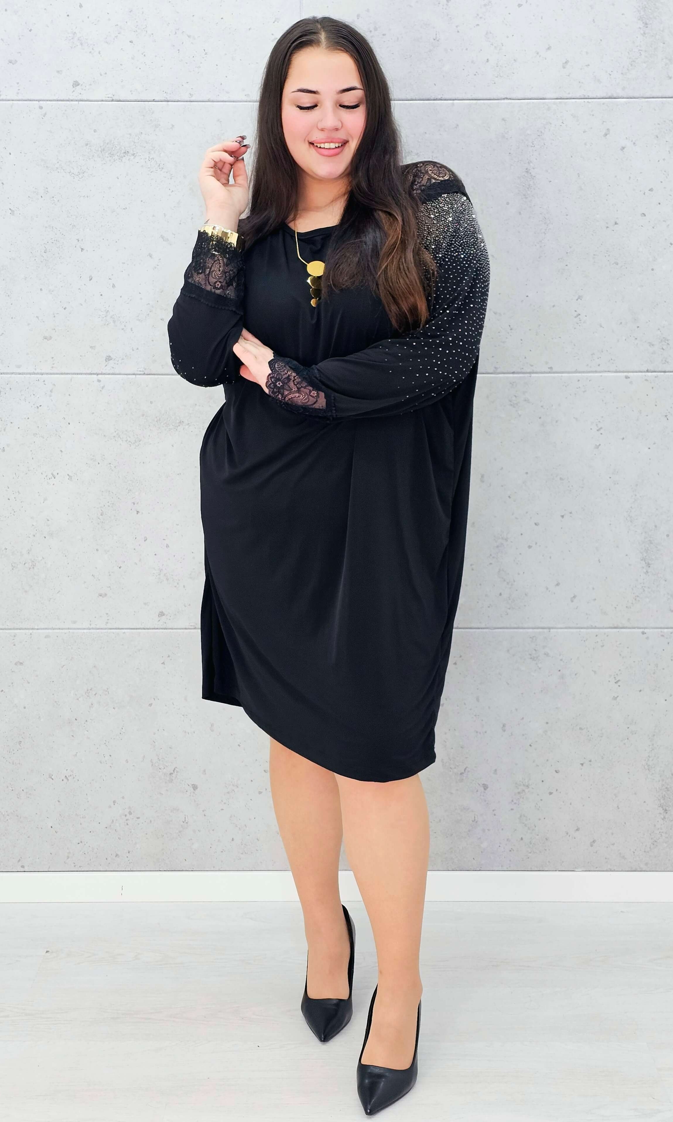 Sukienka z koronką i cyrkoniami – elegancka sukienka plus size Stylowa XL