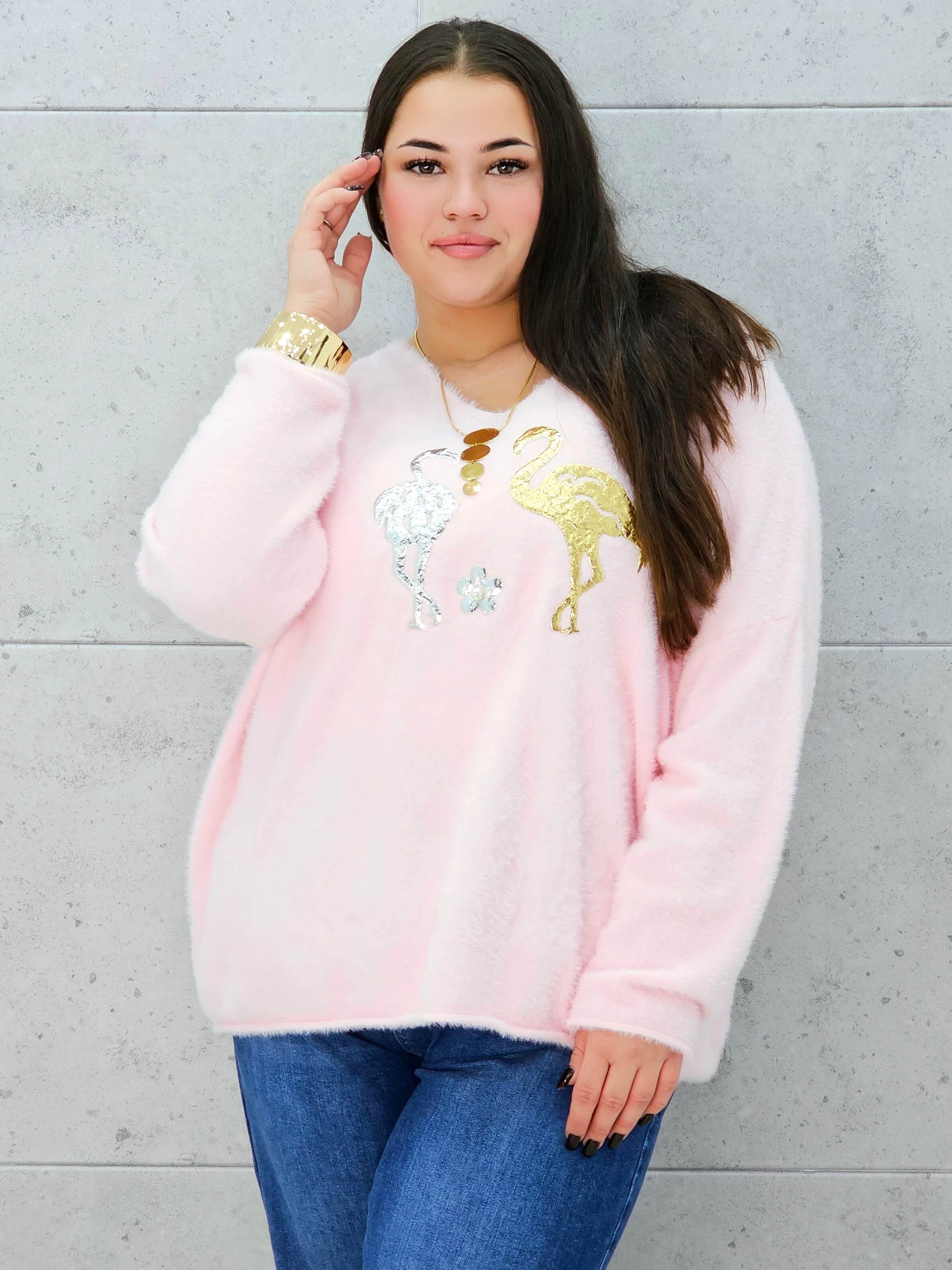 Sweter z flamingami Livans – miękki puszek plus size Stylowa XL