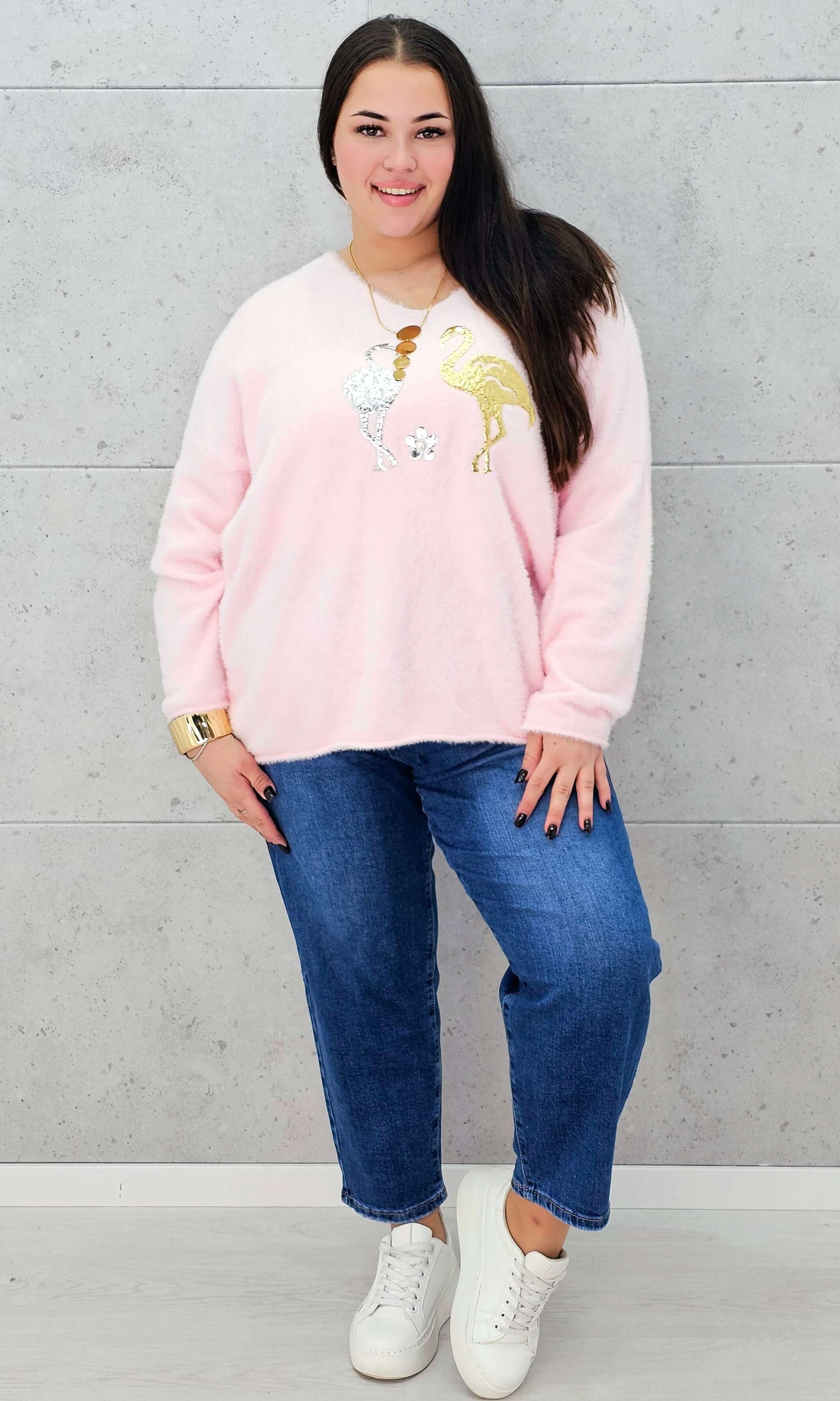 Sweter z flamingami Livans – miękki puszek plus size Stylowa XL