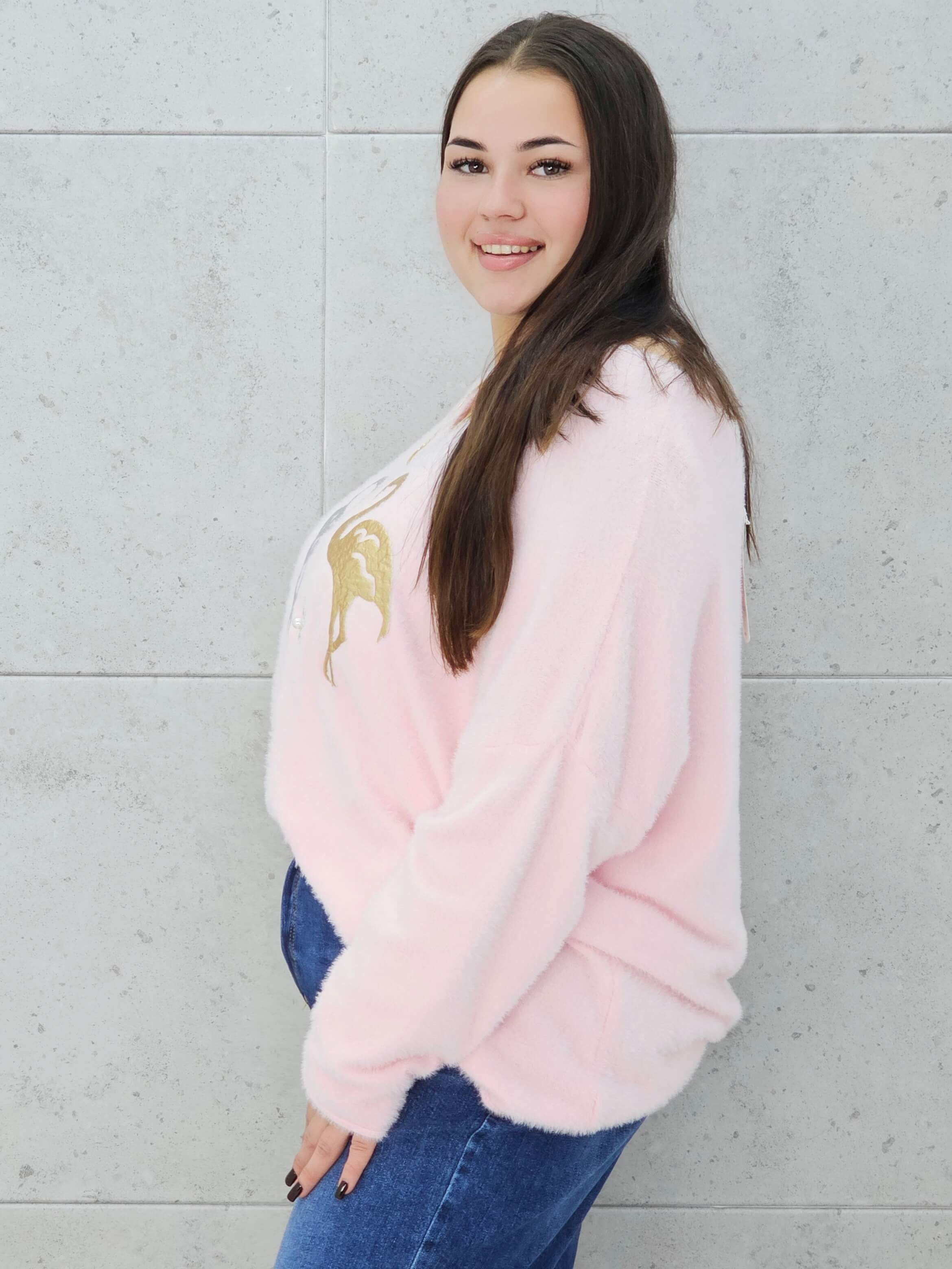Sweter z flamingami Livans – miękki puszek plus size Stylowa XL