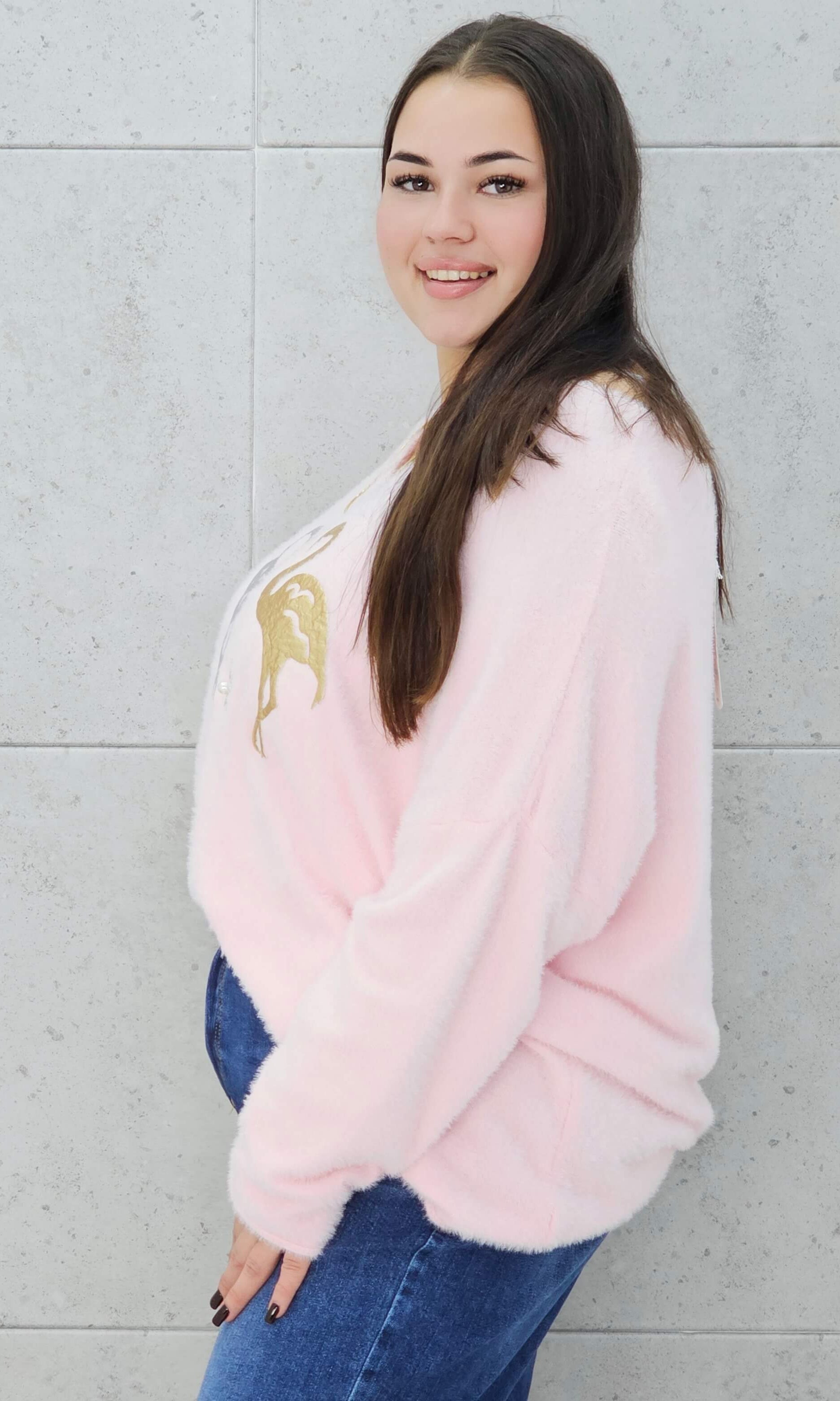 Sweter z flamingami Livans – miękki puszek plus size Stylowa XL