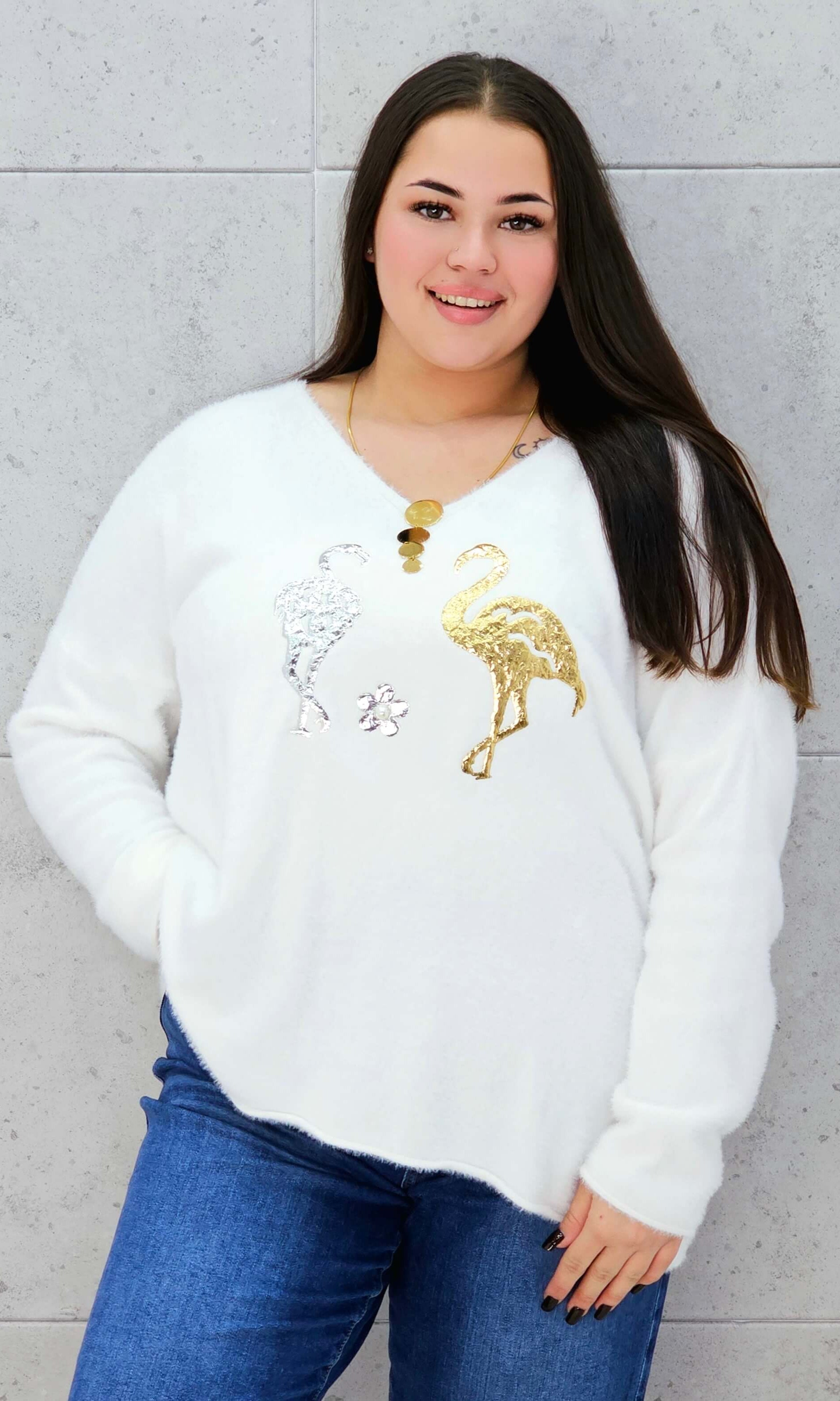 Sweter z flamingami Livans – miękki puszek plus size Stylowa XL