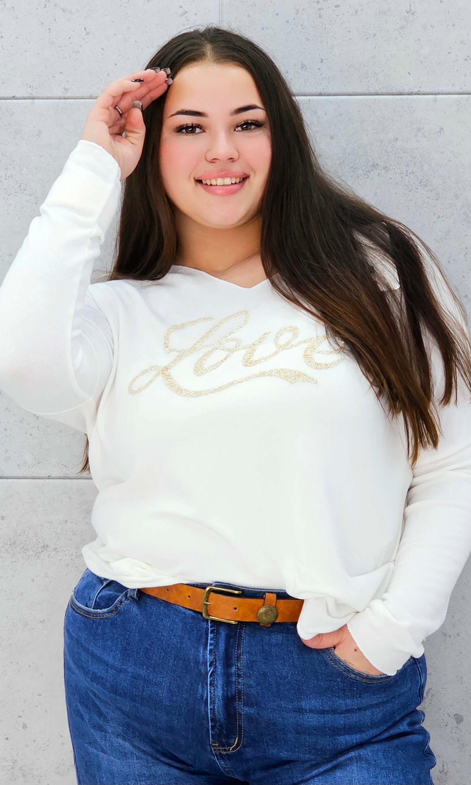 Sweter z Dekoltem w Serek i Napisem "Love" Stylowa XL